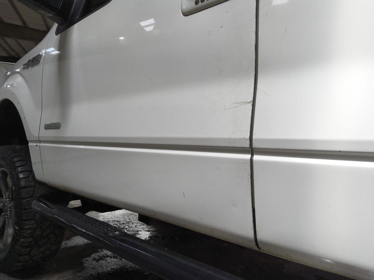 2013 Ford F150 Supercrew White vin: 1FTFW1ET8DKE32279 Damage: Left Front Door, Heavy Scratch, 3 To 4 Inches