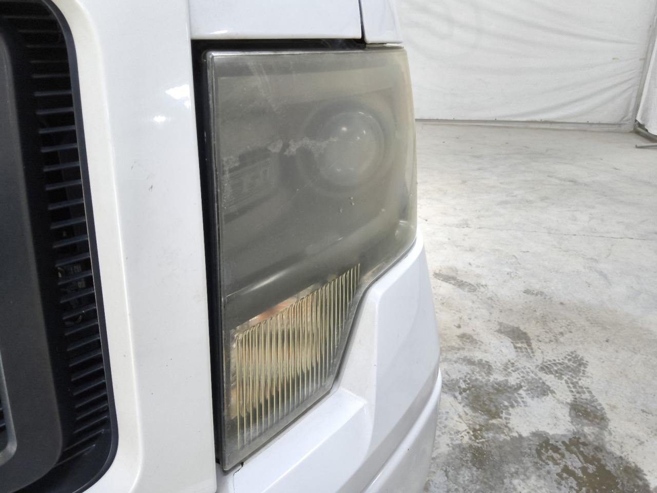 2013 Ford F150 Supercrew White vin: 1FTFW1ET8DKE32279 Damage: Left Head Lamp, Faded, Acceptable