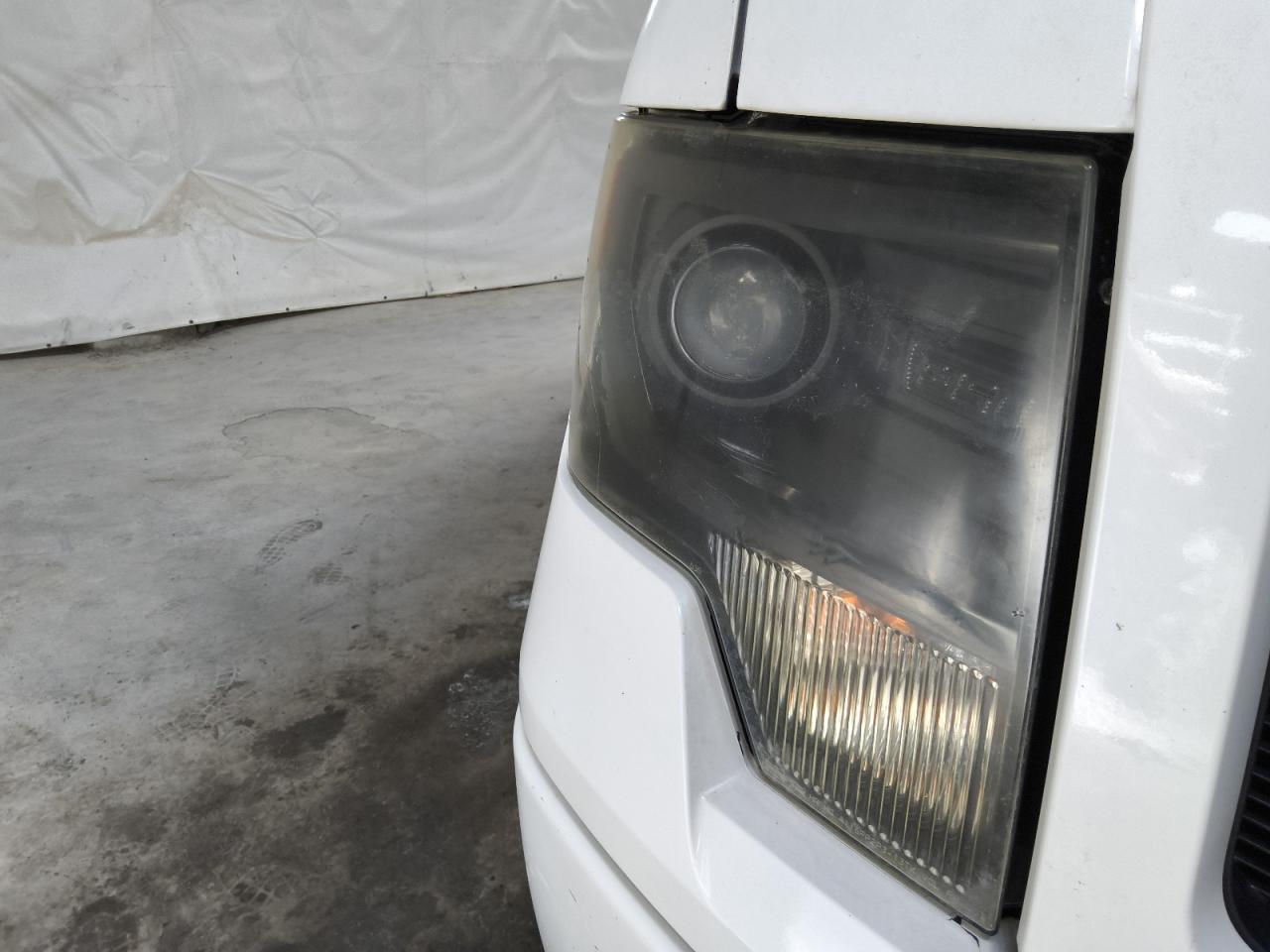 2013 Ford F150 Supercrew White vin: 1FTFW1ET8DKE32279 Damage: Right Head Lamp, Faded, Acceptable
