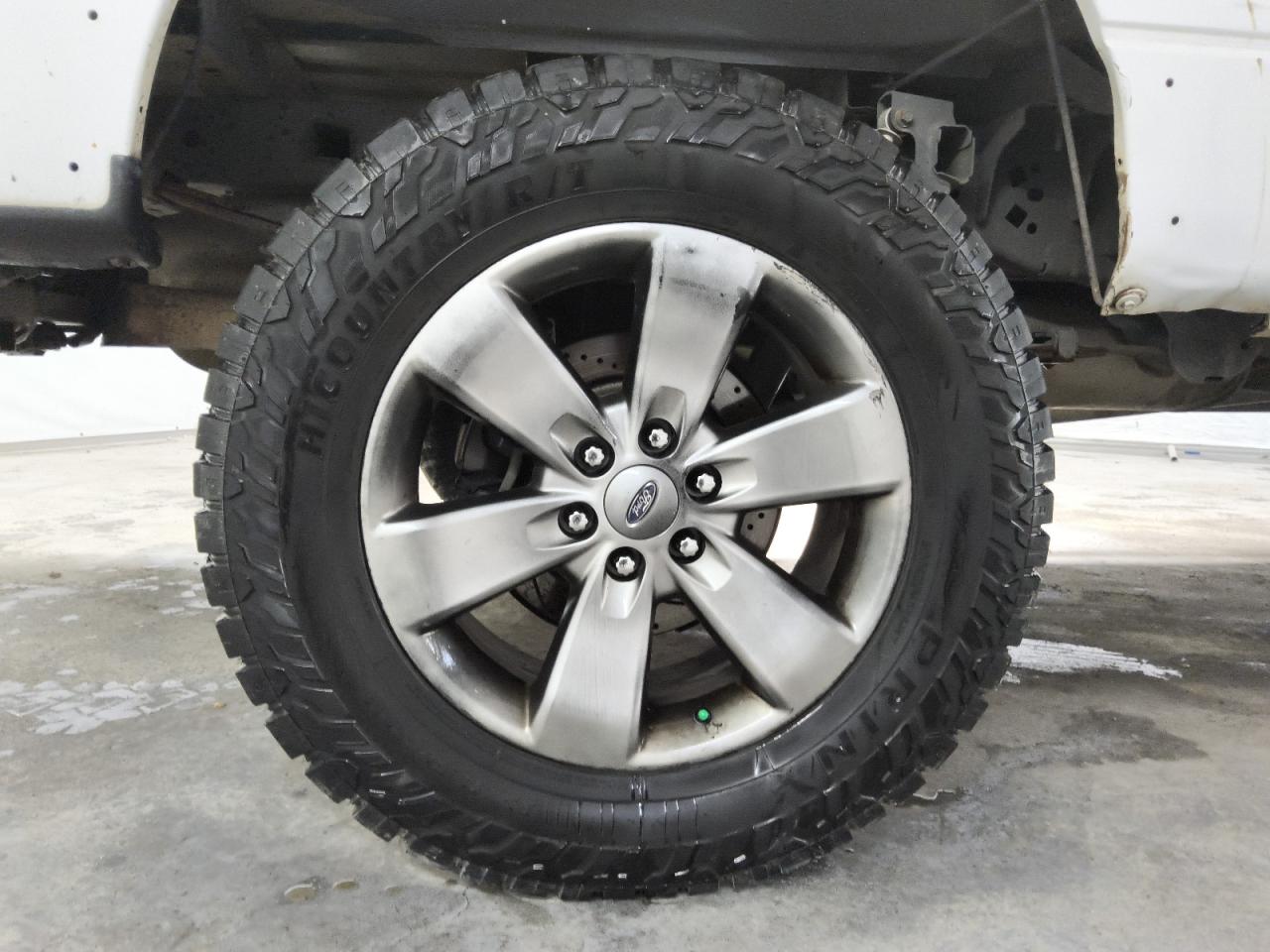 2013 Ford F150 Supercrew White vin: 1FTFW1ET8DKE32279 Damage: Right Rear Wheel, Curb Rash, 7 To 8 Inches
