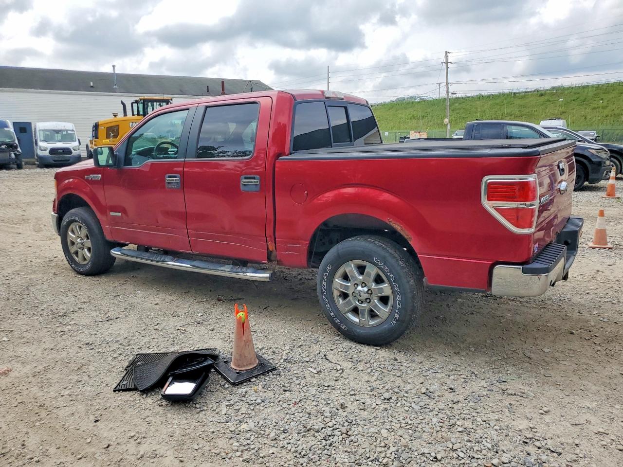 2013 Ford F150 Supercrew Red vin: 1FTFW1ET8DKE60177