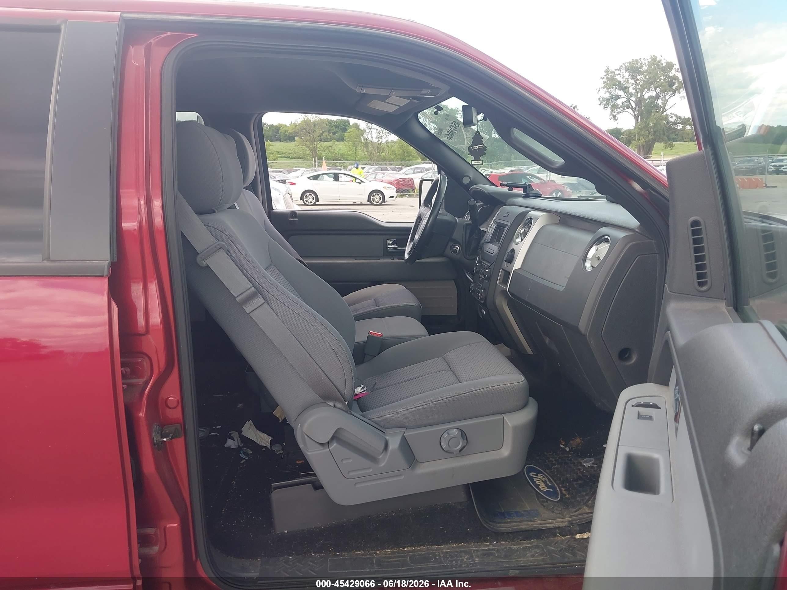 2014 Ford F-150 Xlt Red vin: 1FTFW1ET8EKE64117