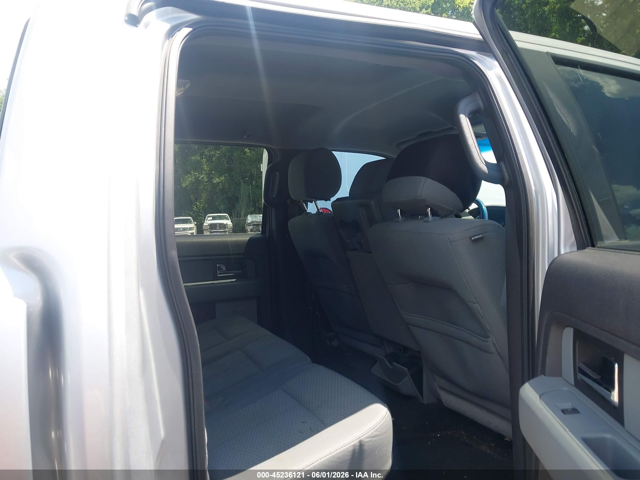 2013 Ford F-150 Xlt Серебряный vin: 1FTFW1ET9DKF72437