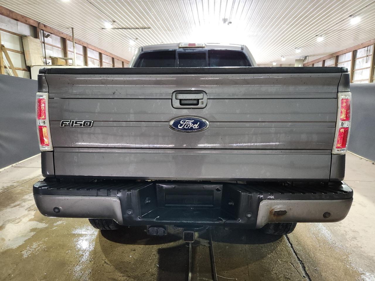 2011 Ford F150 Supercrew Серый vin: 1FTFW1ETXBFC34633 Damage: Tailgate, Dent(S) W/ Paint Dmg, 1/8 To 1/2 Inch