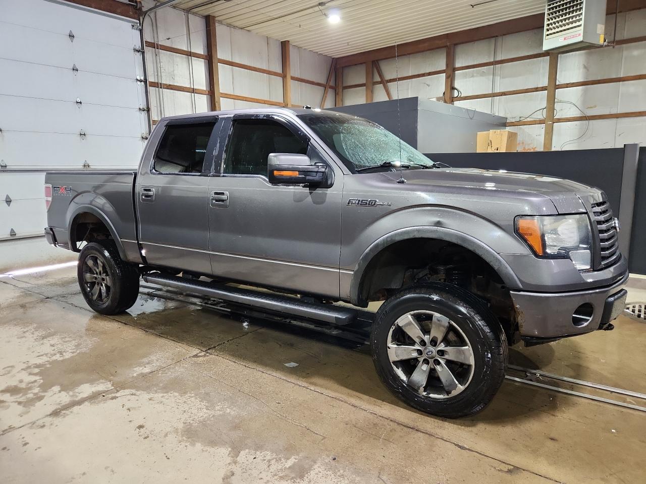 2011 Ford F150 Supercrew Серый vin: 1FTFW1ETXBFC34633 Damage: Right Front Door, Heavy Scratch, 1/8 To 1/2 Inch