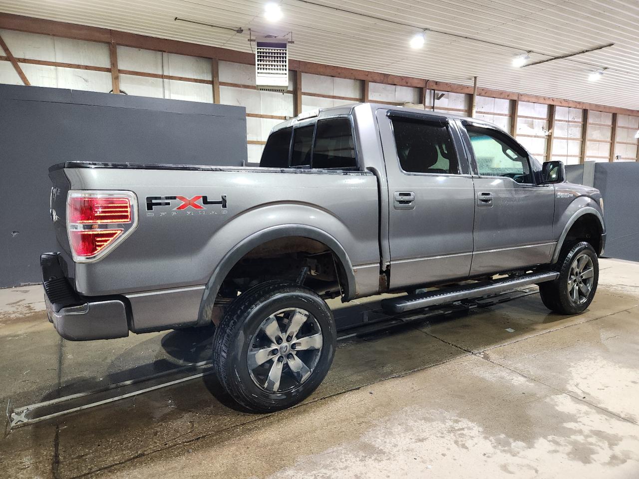 2011 Ford F150 Supercrew Серый vin: 1FTFW1ETXBFC34633 Damage: Right Cab Side, Rust, Severe Damage
