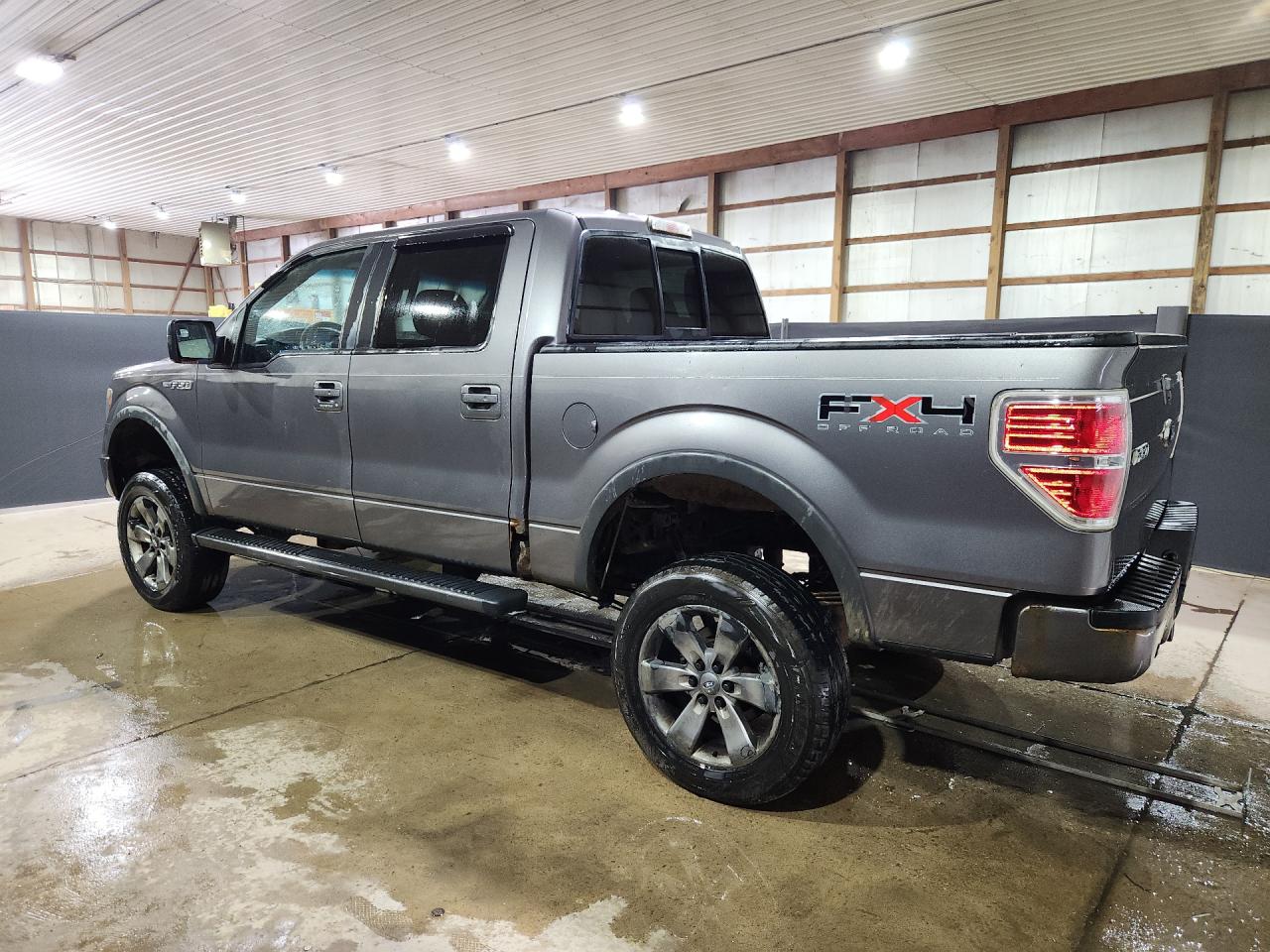 2011 Ford F150 Supercrew Серый vin: 1FTFW1ETXBFC34633 Damage: Left Bed Side, Heavy Scratch, 1/8 To 1/2 Inch
