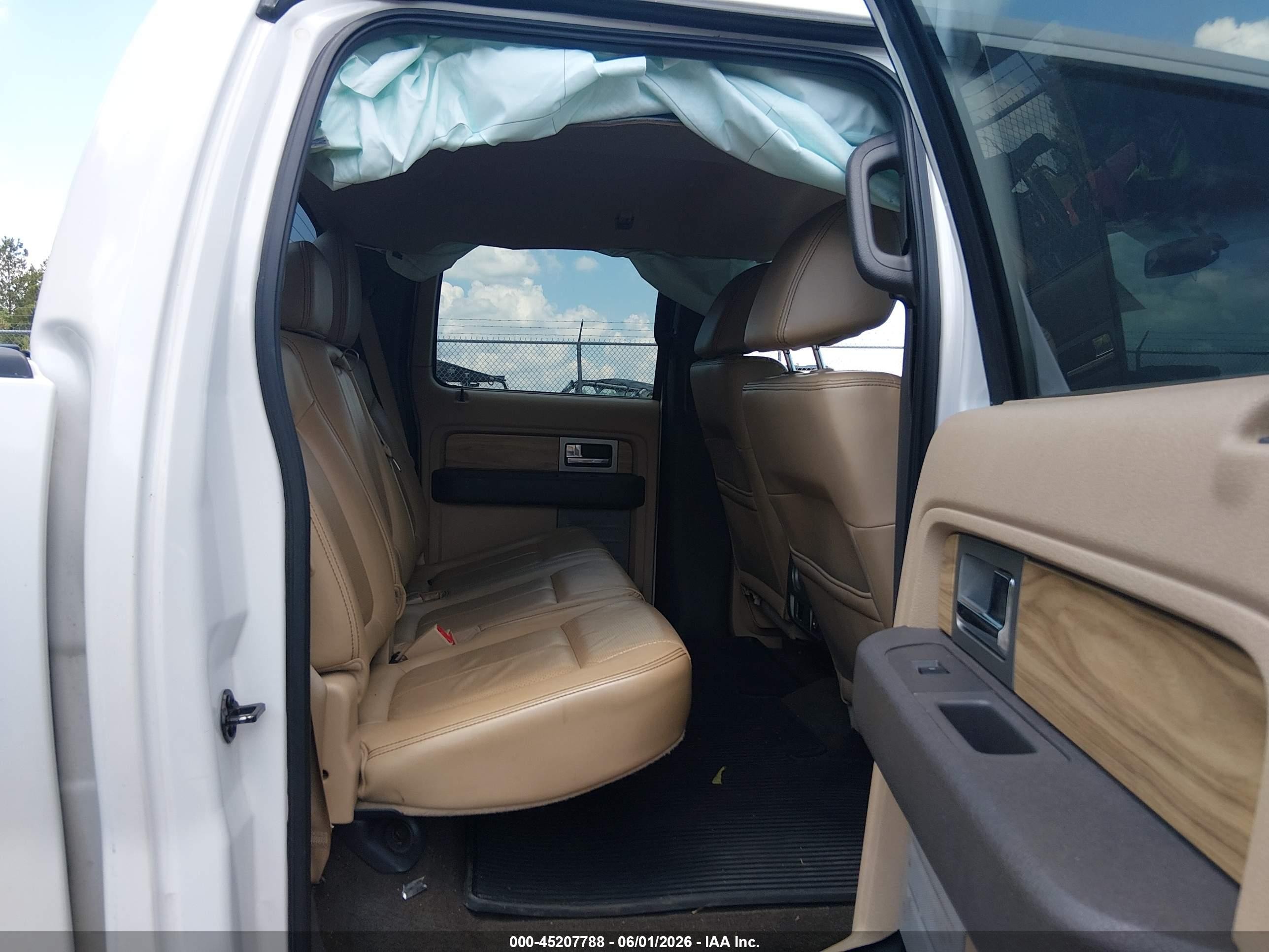 2011 Ford F-150 Lariat White vin: 1FTFW1ETXBFC38312