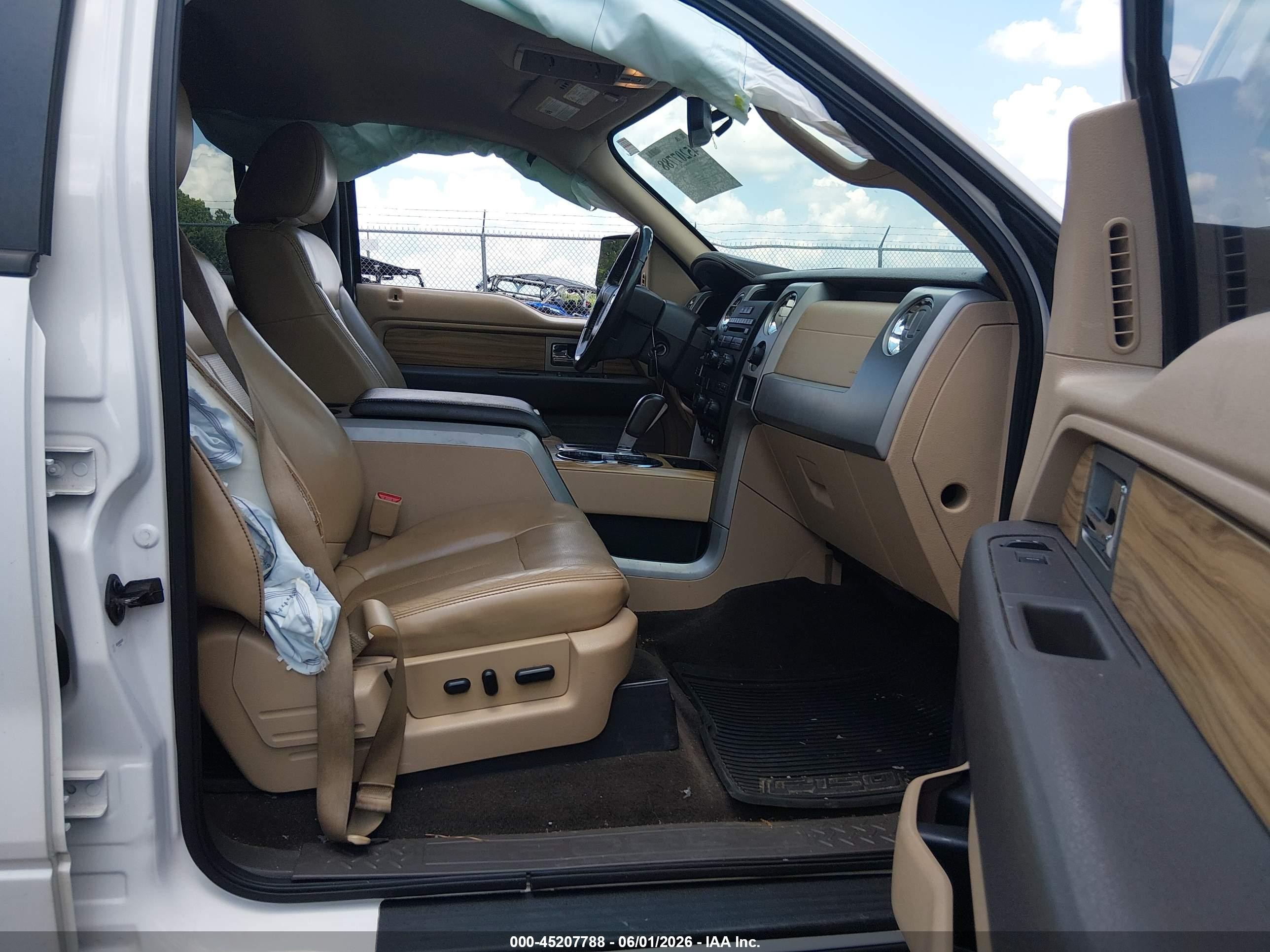 2011 Ford F-150 Lariat White vin: 1FTFW1ETXBFC38312