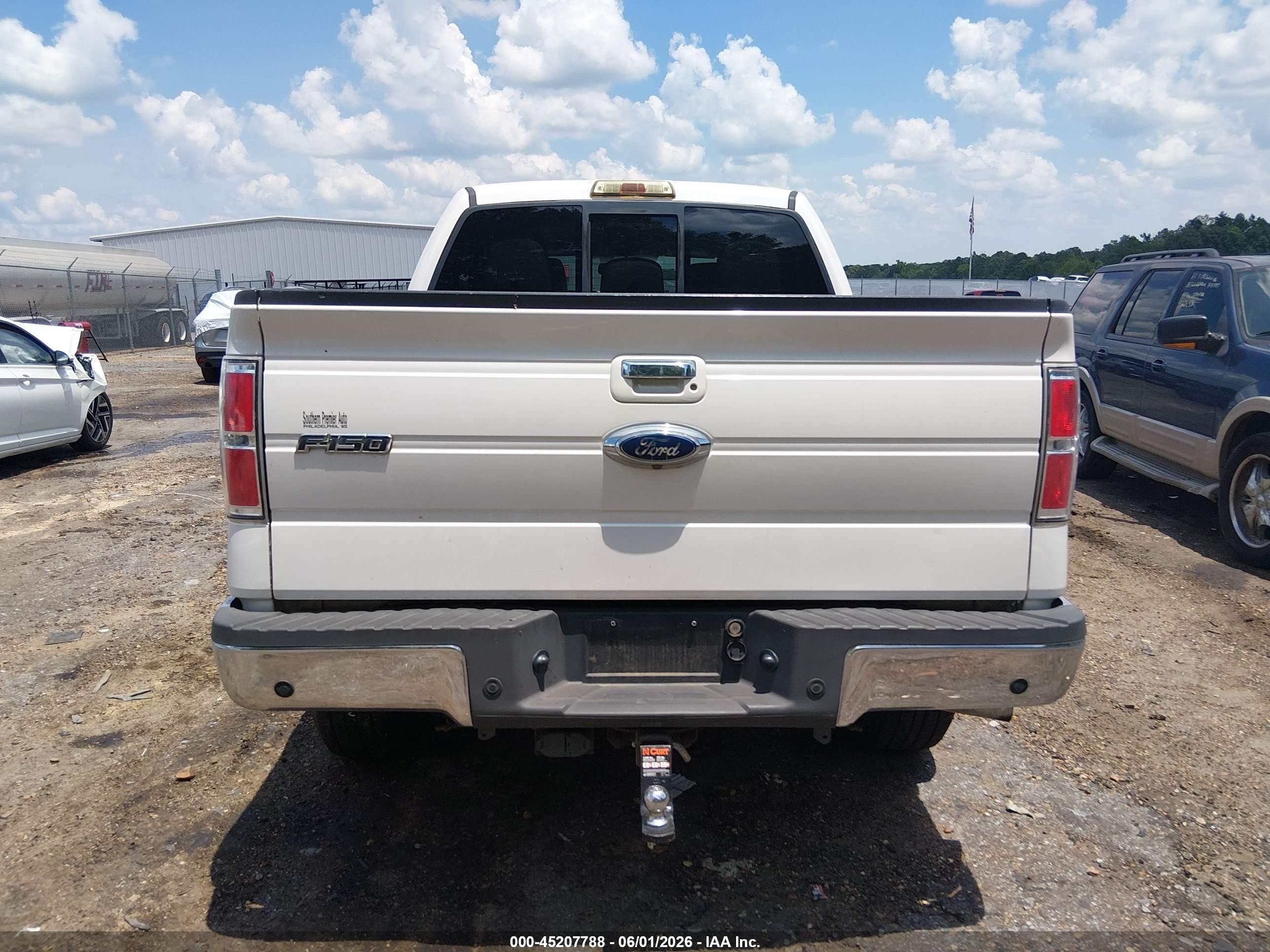2011 Ford F-150 Lariat White vin: 1FTFW1ETXBFC38312