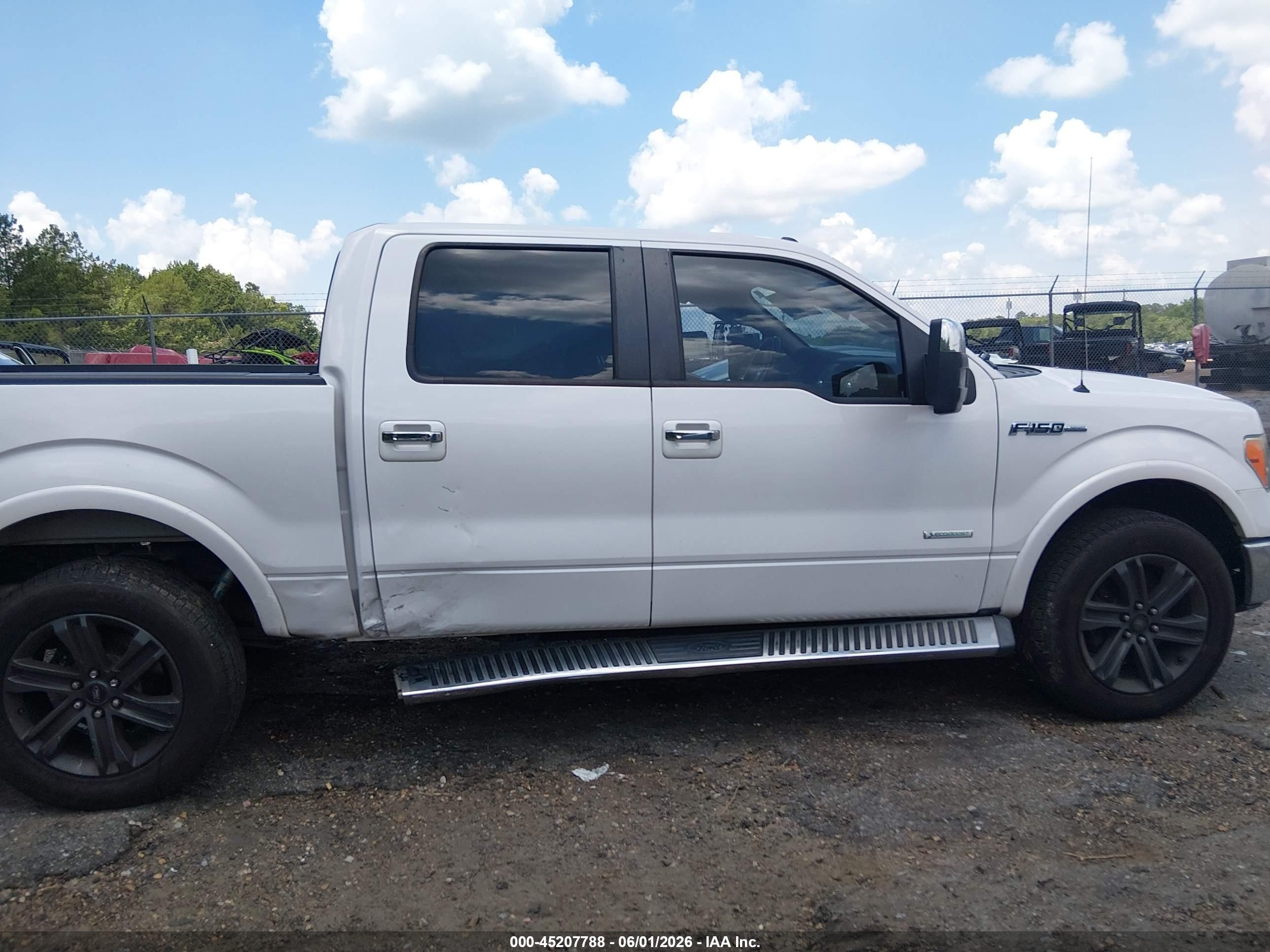 2011 Ford F-150 Lariat White vin: 1FTFW1ETXBFC38312