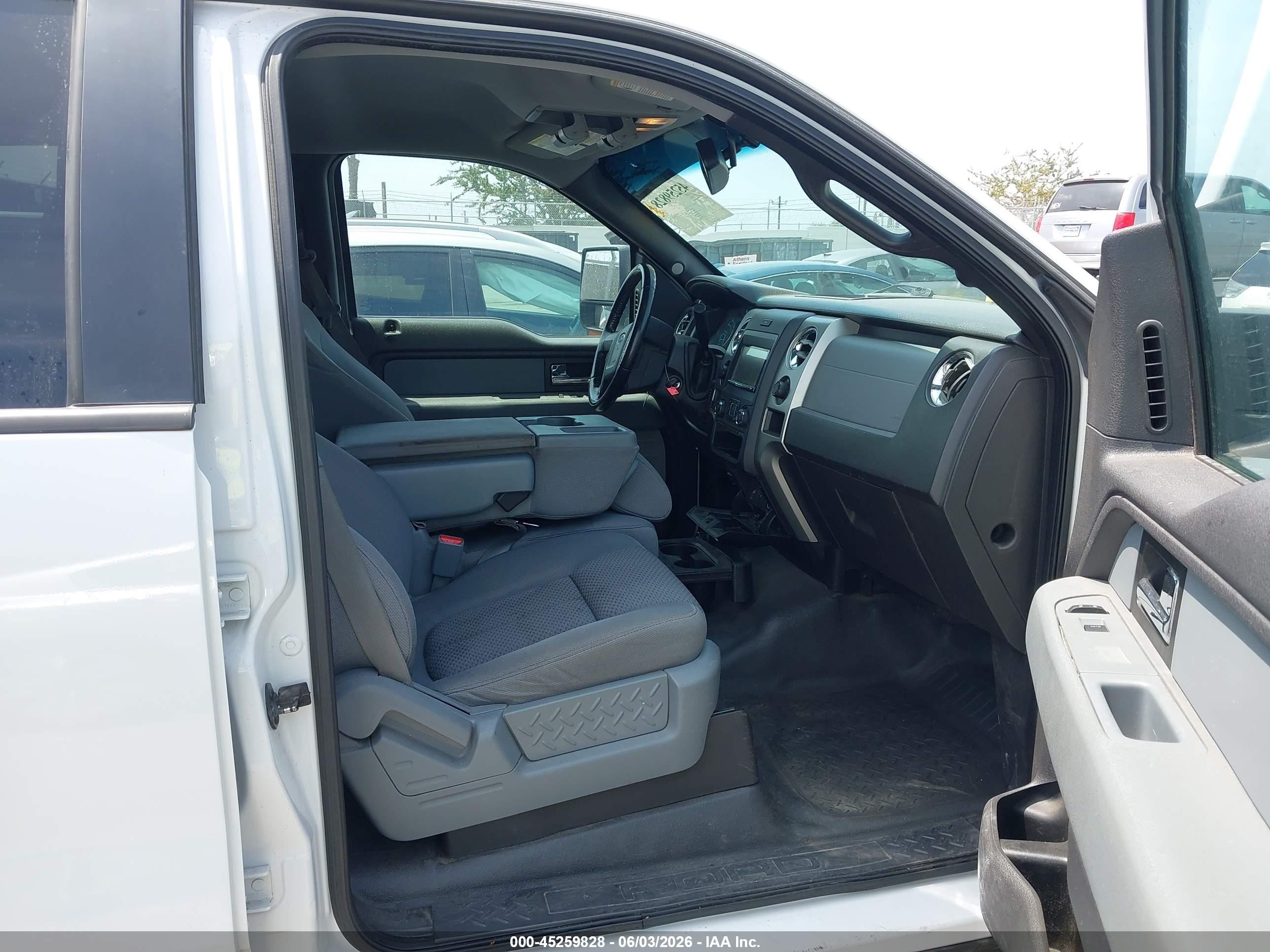 2013 Ford F-150 Xlt White vin: 1FTFW1ETXDFC44114