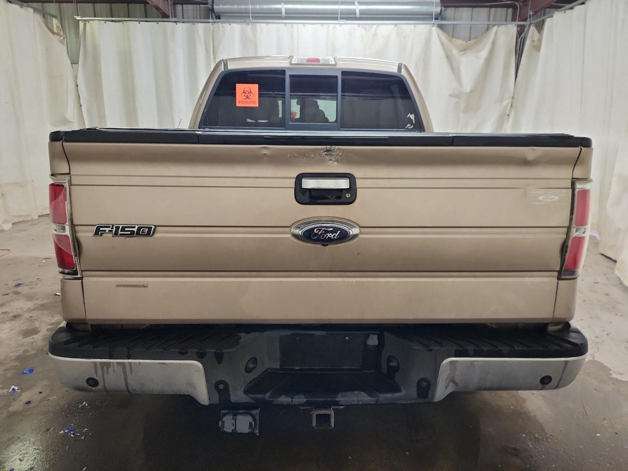 2013 Ford F150 Supercrew Brown vin: 1FTFW1ETXDKE49195 Damage: Right Tail Light, Broken, Replacement Required