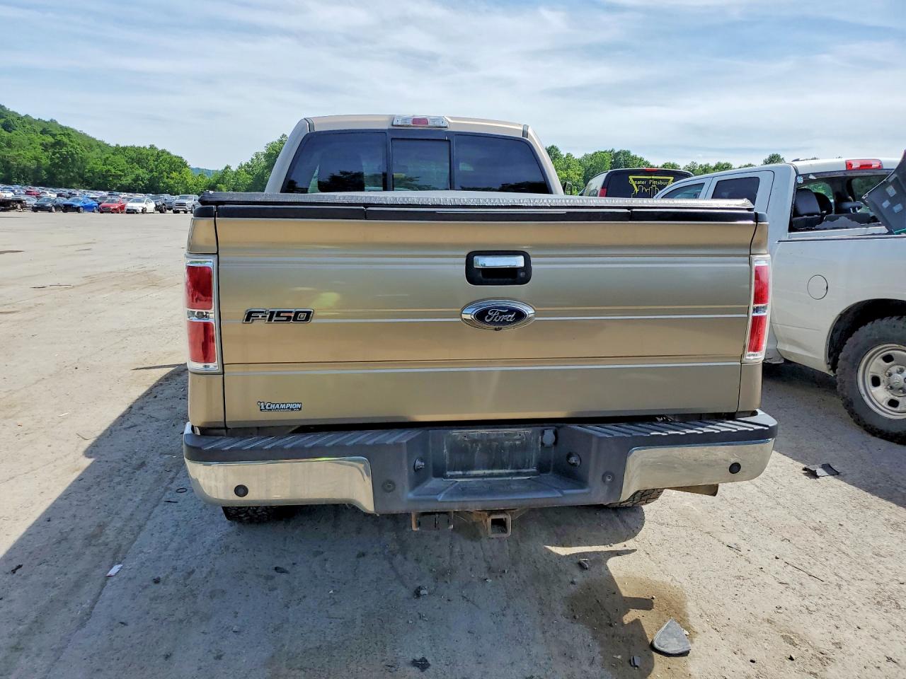 2014 Ford F150 Supercrew Beige vin: 1FTFW1ETXEKF17593