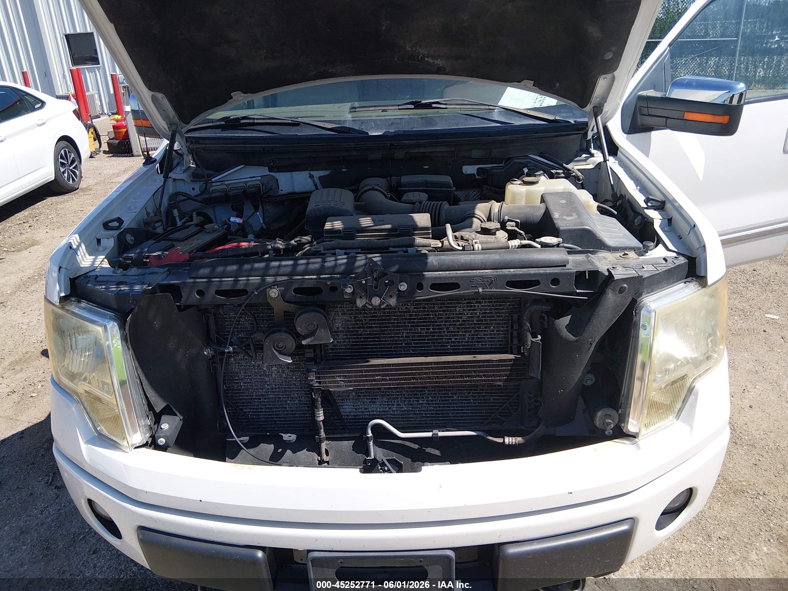 2010 Ford F-150 Fx4/harley-davidson/king Ranch/lariat/platinum/xl/xlt White vin: 1FTFW1EV0AFB18695