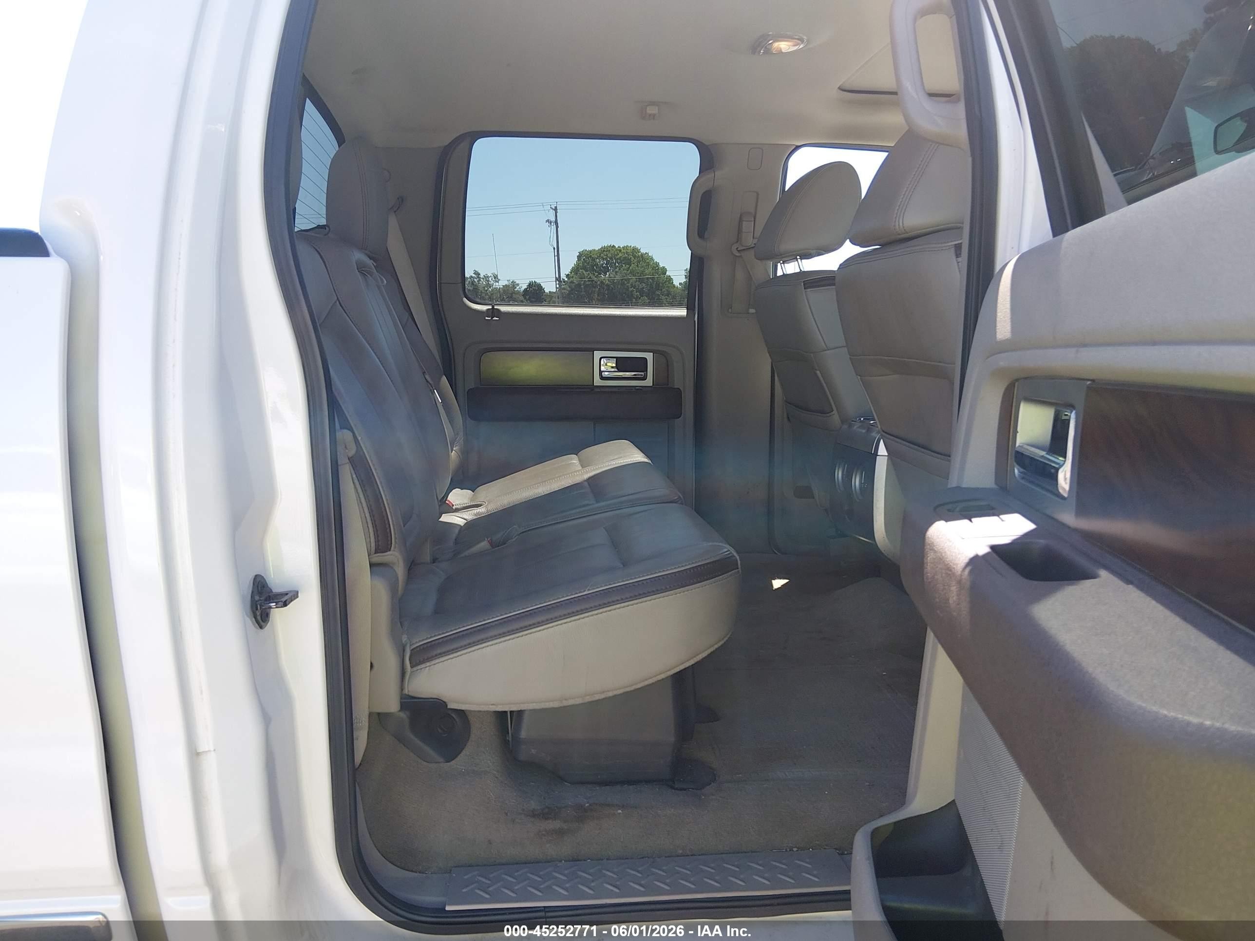 2010 Ford F-150 Fx4/harley-davidson/king Ranch/lariat/platinum/xl/xlt White vin: 1FTFW1EV0AFB18695