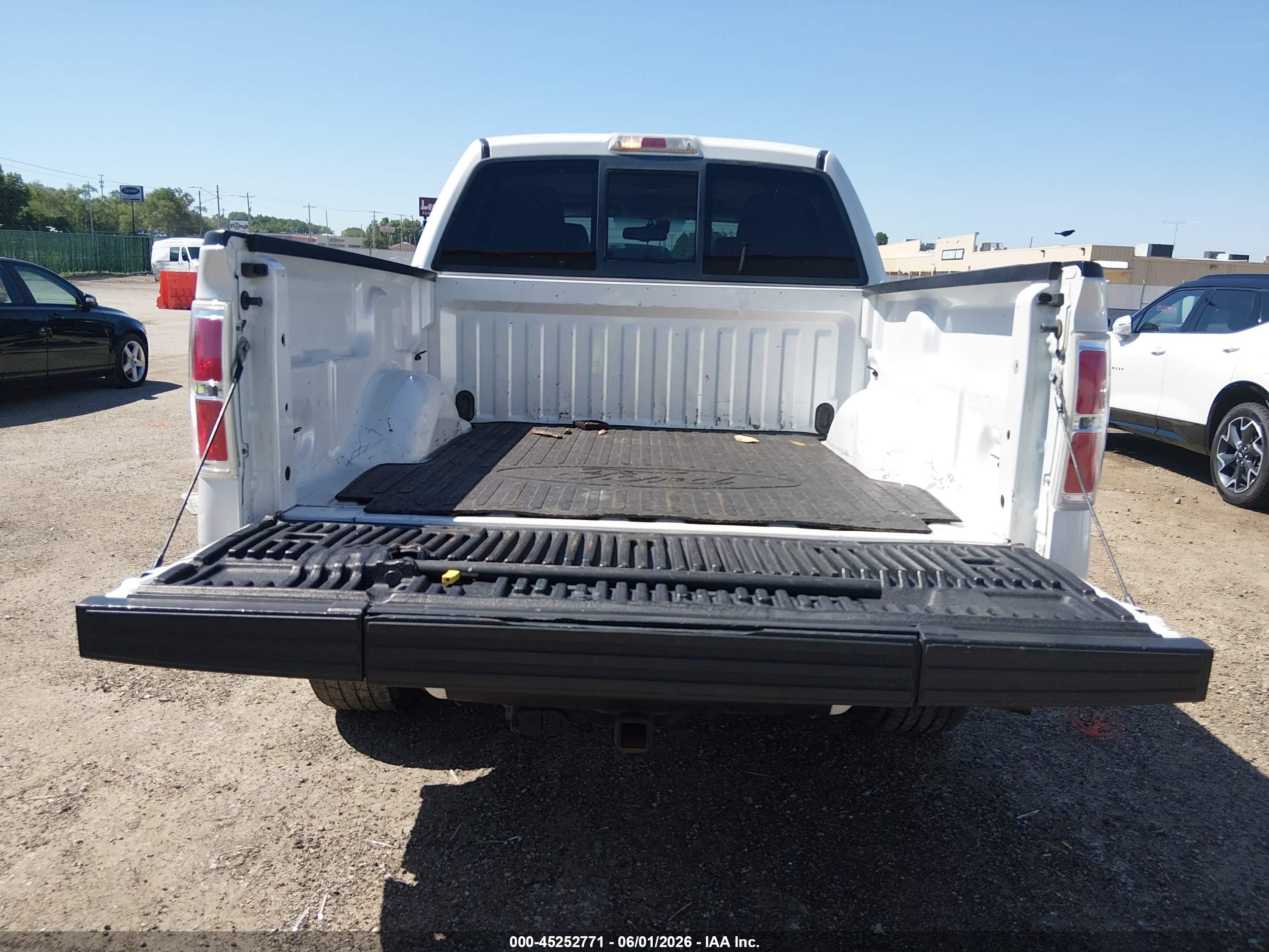 2010 Ford F-150 Fx4/harley-davidson/king Ranch/lariat/platinum/xl/xlt White vin: 1FTFW1EV0AFB18695