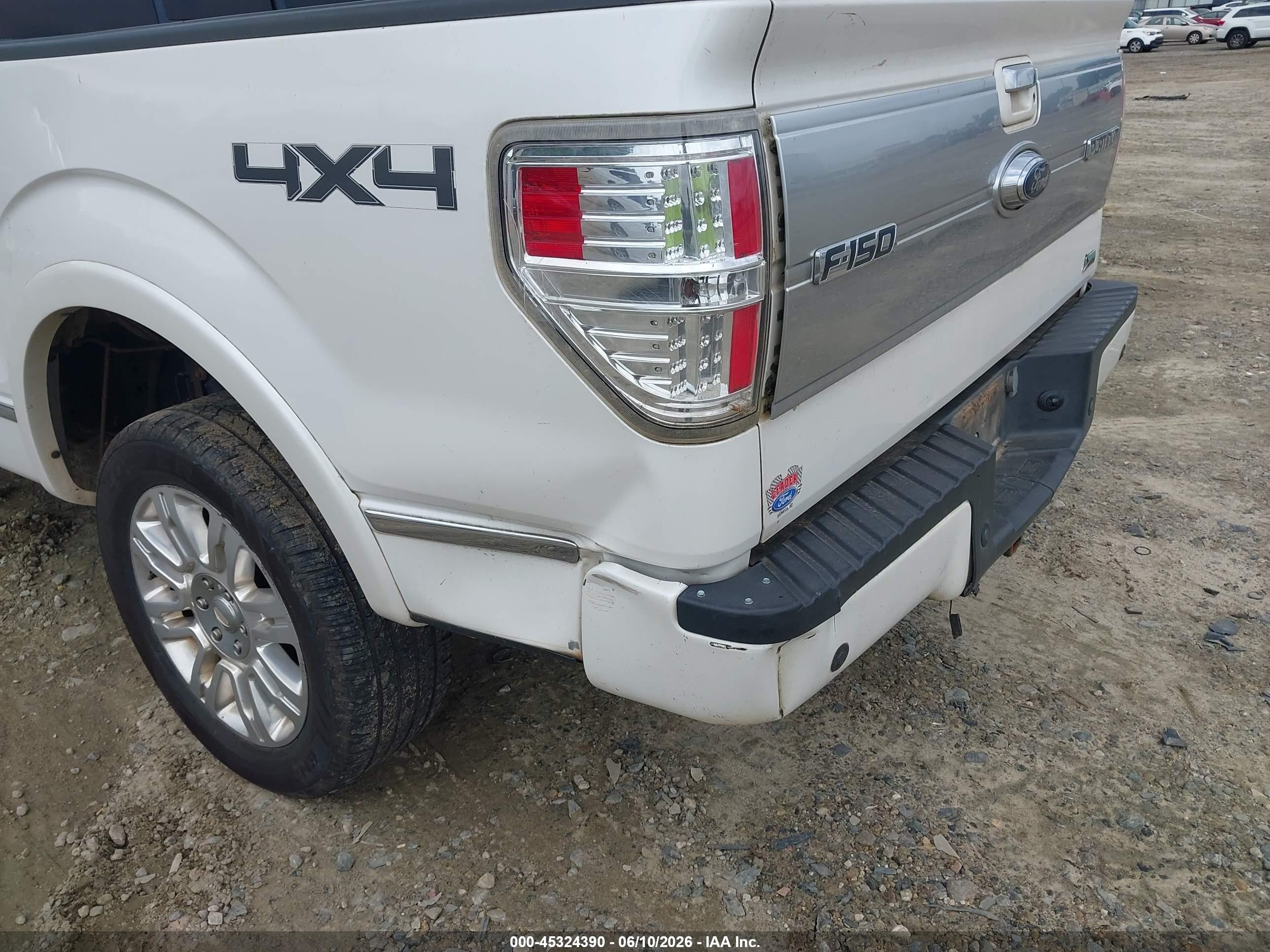 2010 Ford F-150 Fx4/harley-davidson/king Ranch/lariat/platinum/xl/xlt White vin: 1FTFW1EV1AFA39648
