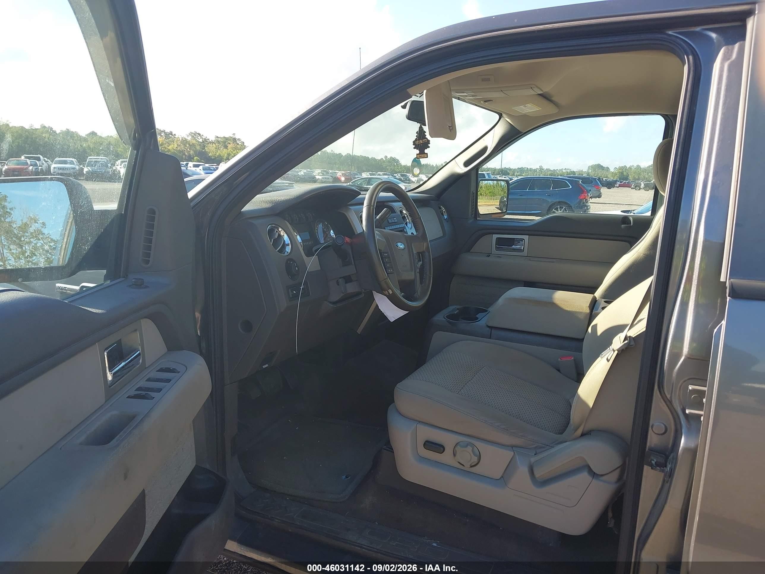 2010 Ford F-150   Beige vin: 1FTFW1EV1AFB95768