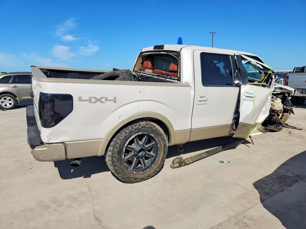 2010 Ford F150 Supercrew Two Tone vin: 1FTFW1EV1AKE20150