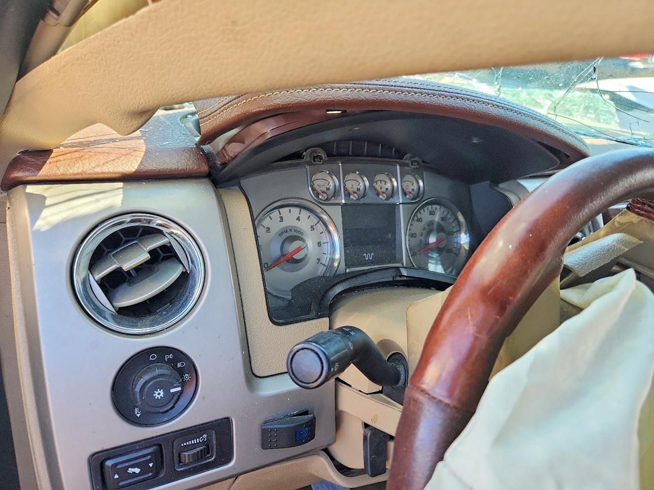 2010 Ford F150 Supercrew Two Tone vin: 1FTFW1EV1AKE20150