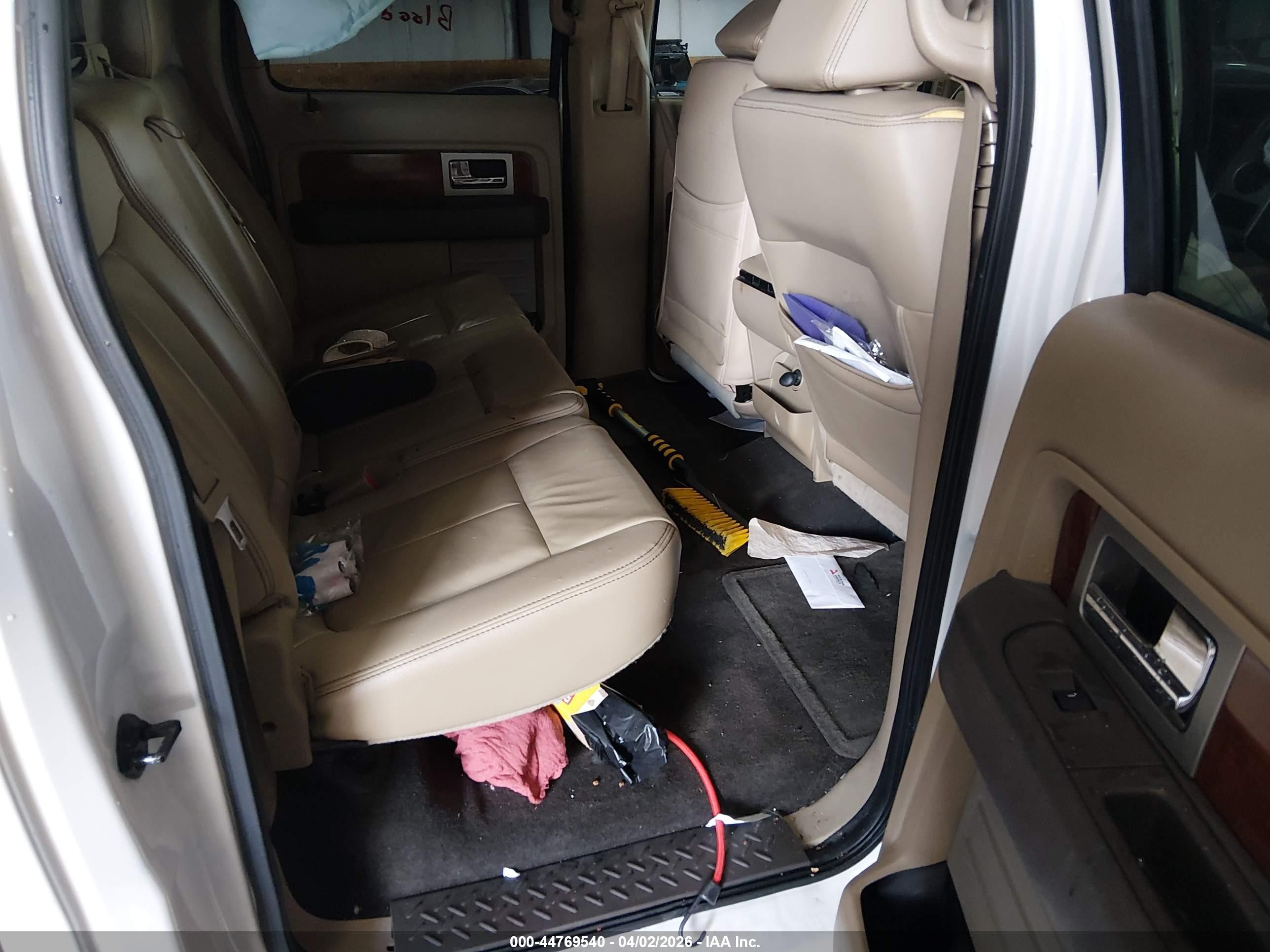 2010 Ford F-150 Fx4/harley-davidson/king Ranch/lariat/platinum/xl/xlt White vin: 1FTFW1EV2AKB45811