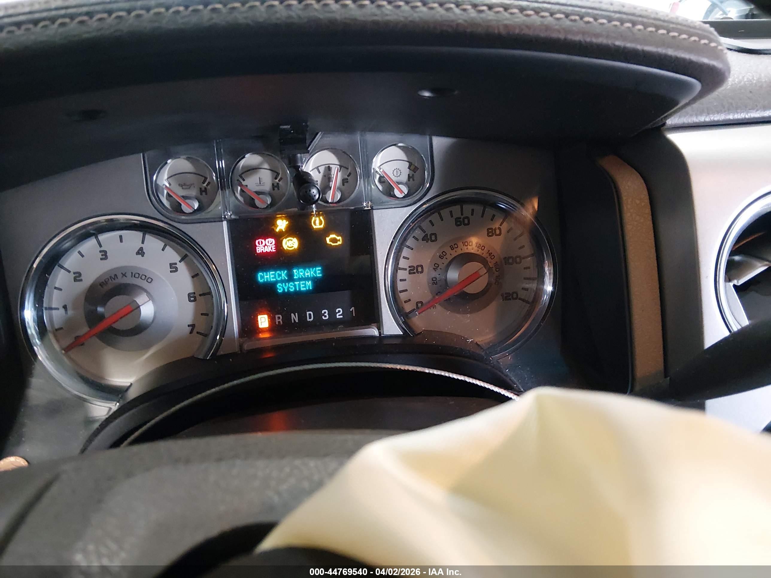 2010 Ford F-150 Fx4/harley-davidson/king Ranch/lariat/platinum/xl/xlt White vin: 1FTFW1EV2AKB45811