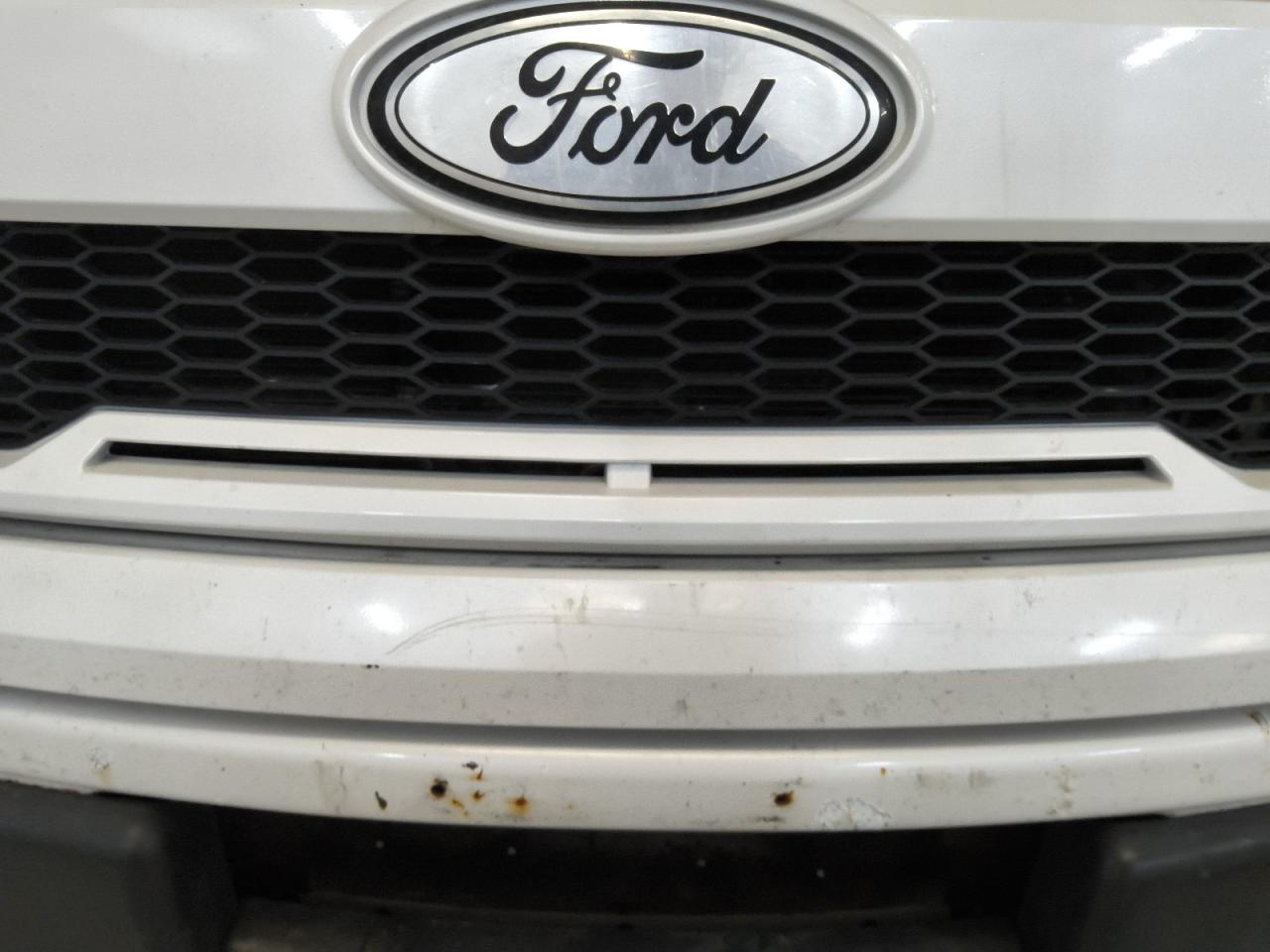 2010 Ford F150 Supercrew White vin: 1FTFW1EV3AFB44496 Damage: Grille, Heavy Scratch, > 12 Inches