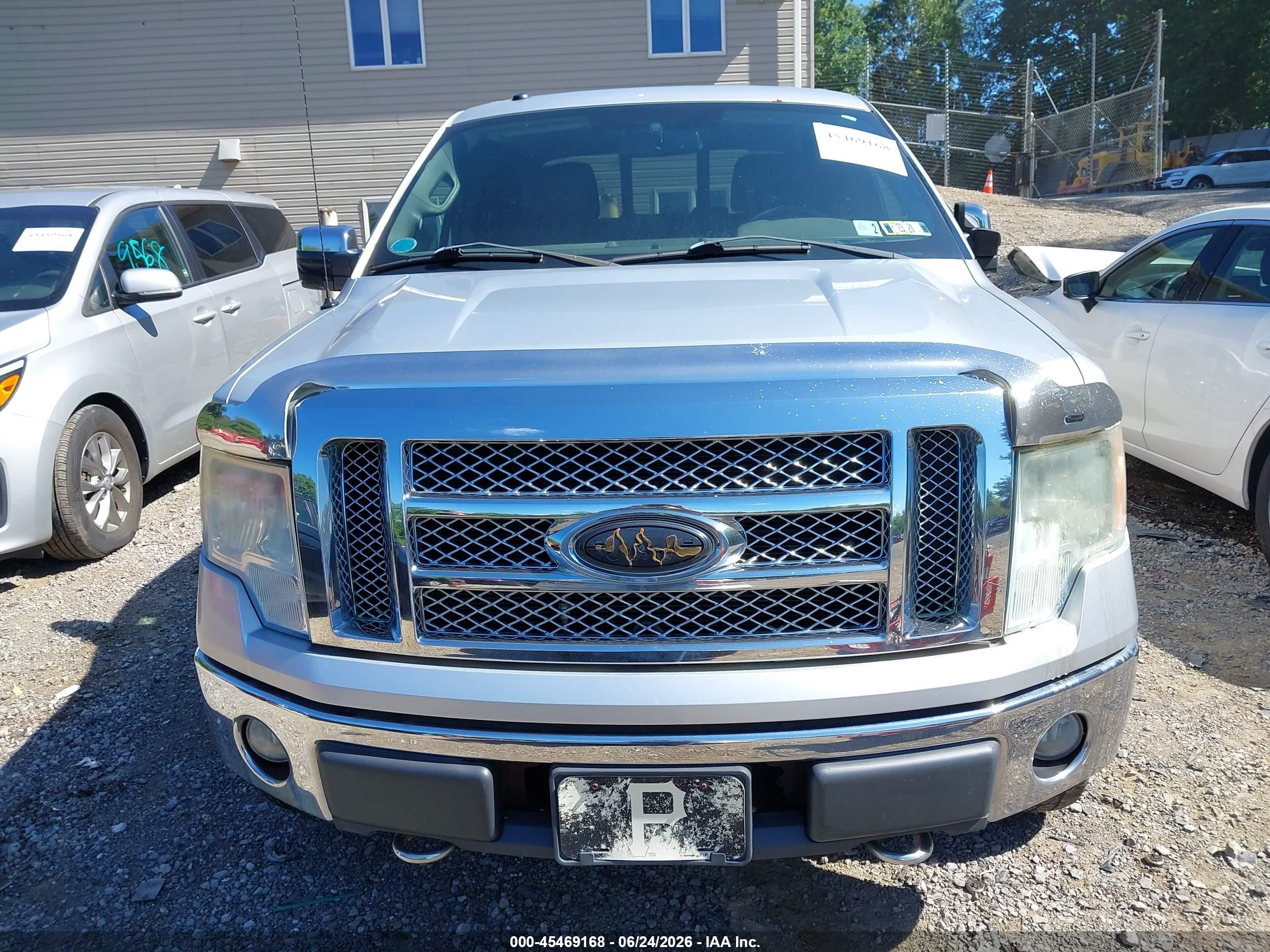 2010 Ford F-150   Серебряный vin: 1FTFW1EV3AFB90426