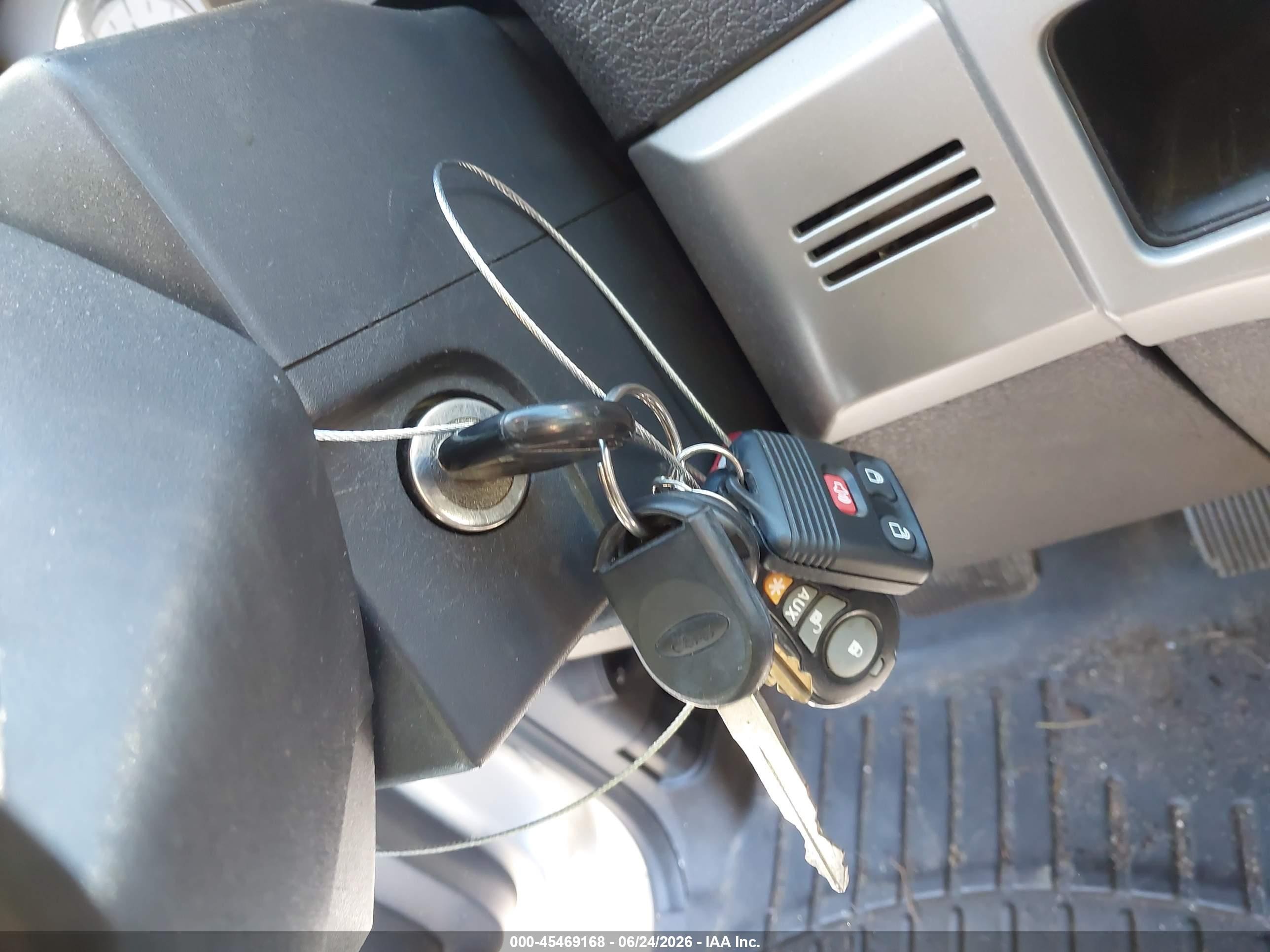2010 Ford F-150   Серебряный vin: 1FTFW1EV3AFB90426