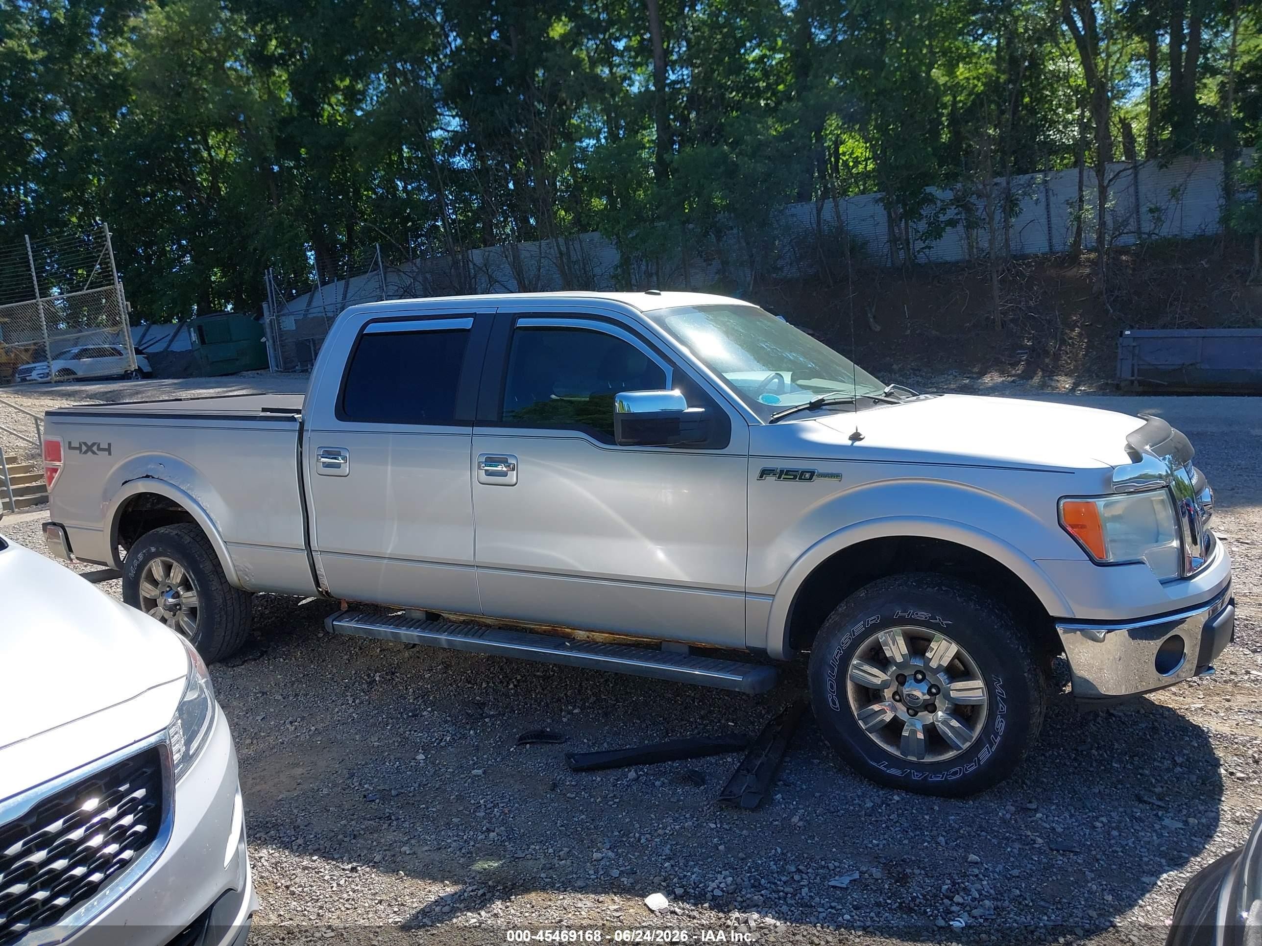 2010 Ford F-150   Серебряный vin: 1FTFW1EV3AFB90426