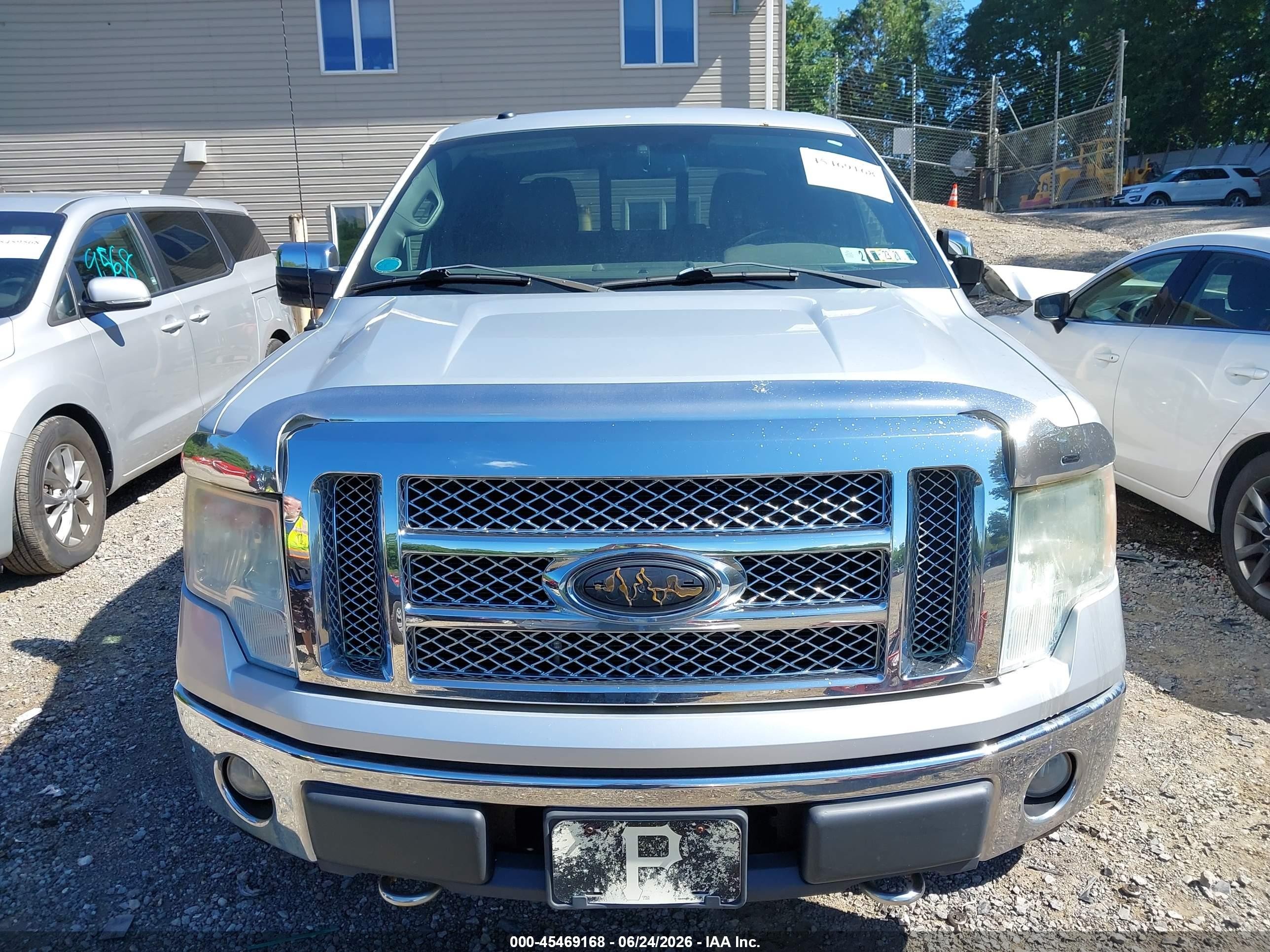 2010 Ford F-150   Серебряный vin: 1FTFW1EV3AFB90426