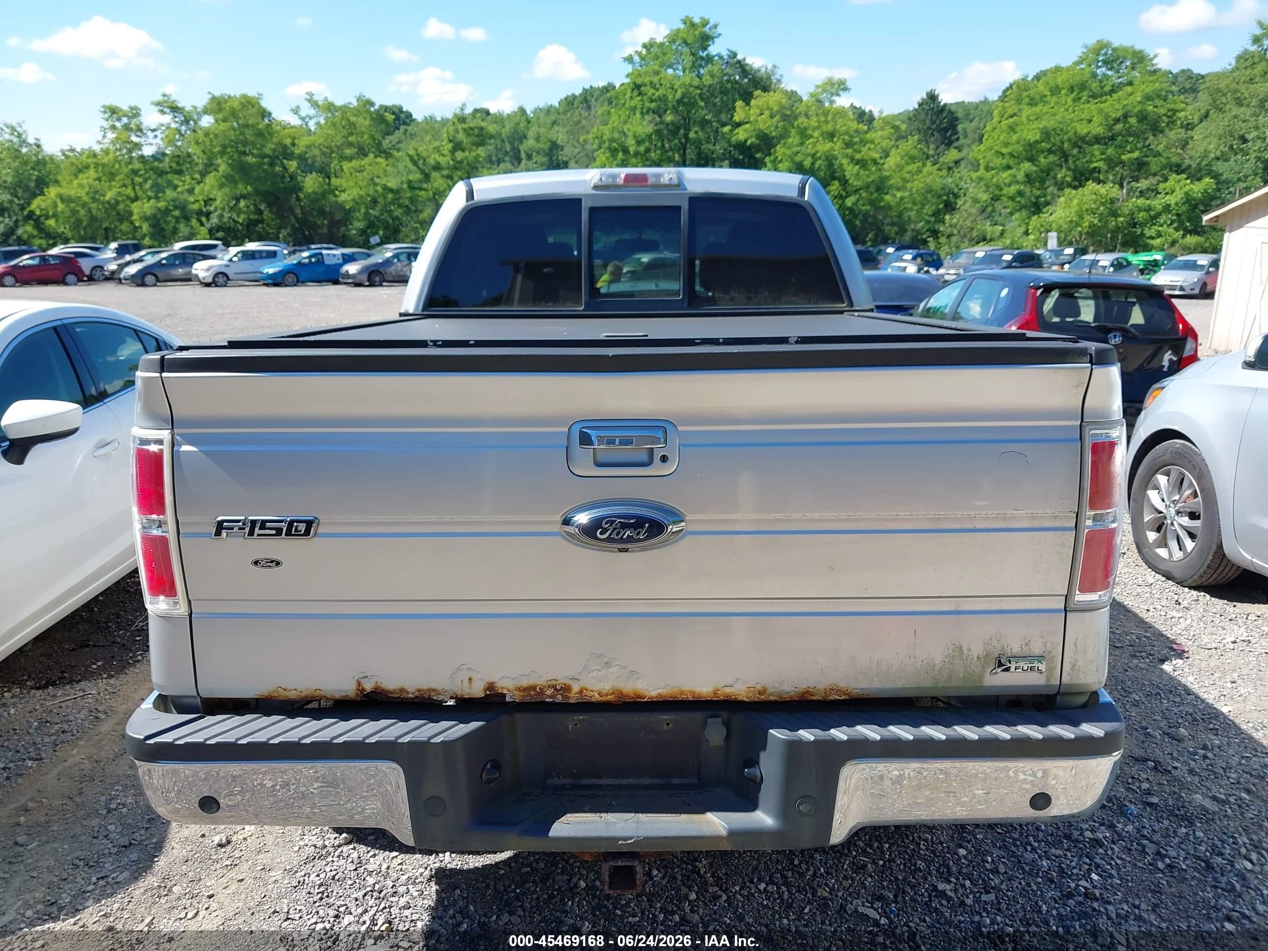 2010 Ford F-150   Серебряный vin: 1FTFW1EV3AFB90426