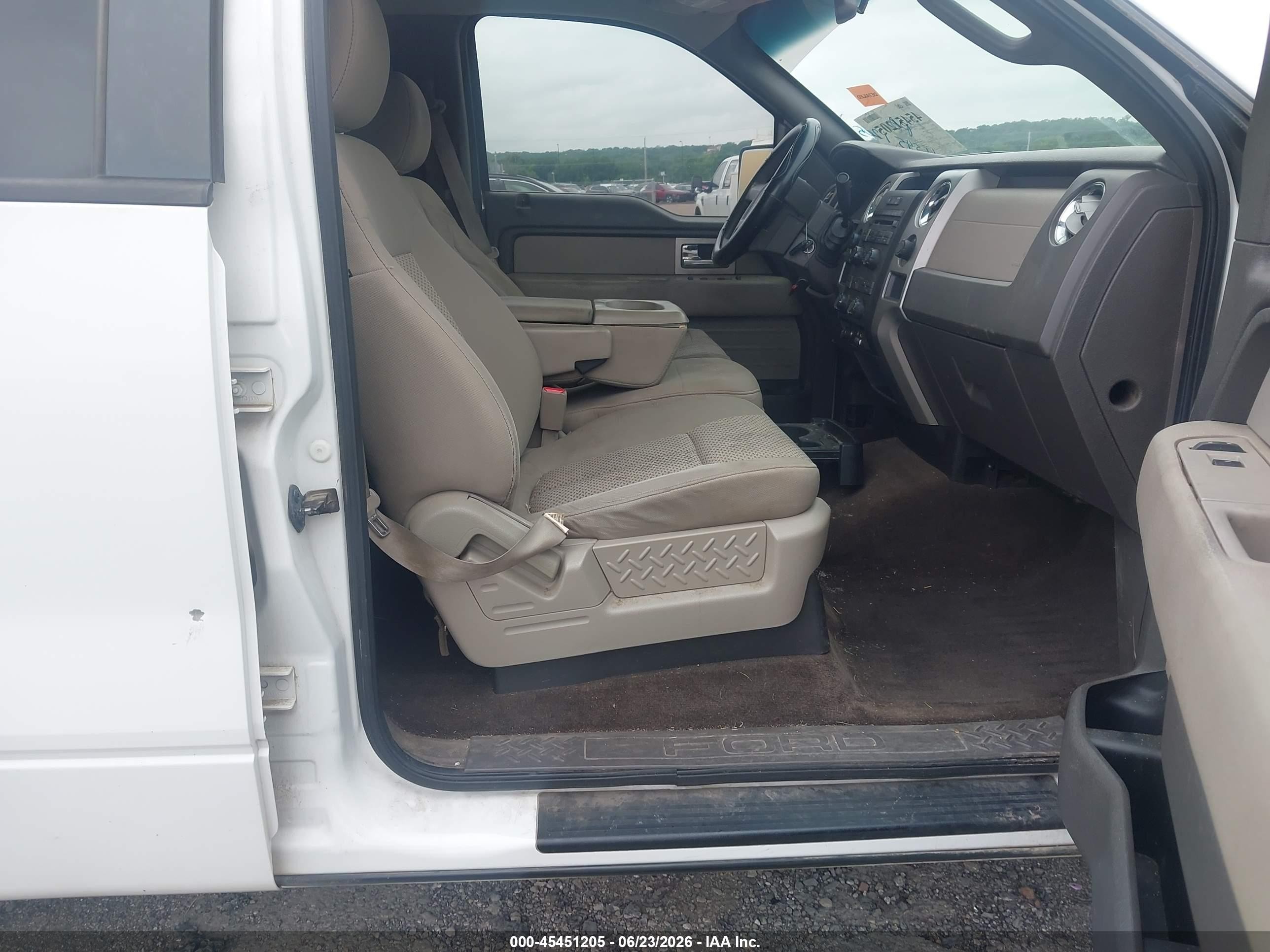 2010 Ford F-150 Fx4/harley-davidson/king Ranch/lariat/platinum/xl/xlt White vin: 1FTFW1EV4AKB57698