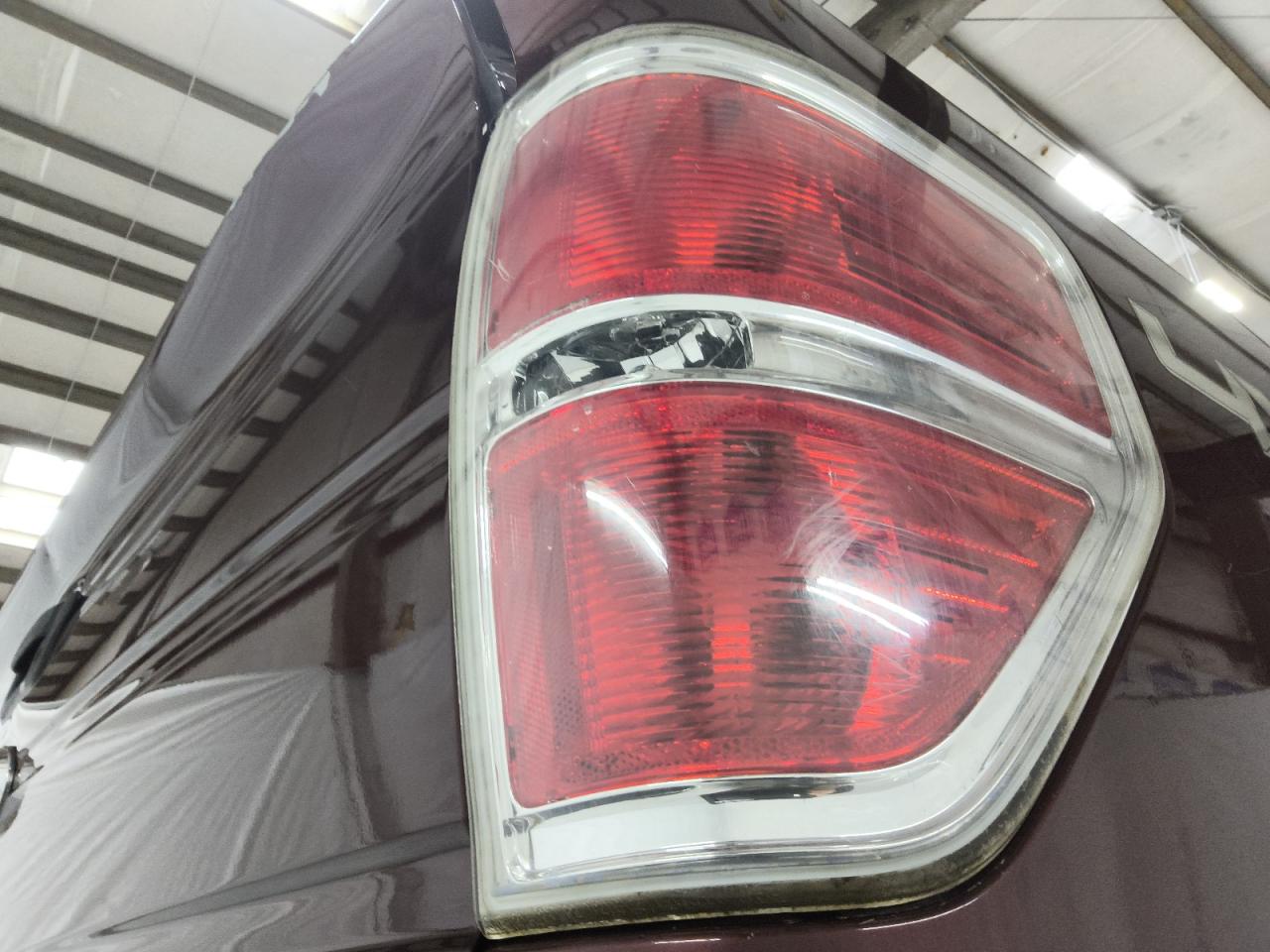 2010 Ford F150 Supercrew Maroon vin: 1FTFW1EV5AFB94283 Damage: Right Tail Light, Cracked, Replacement Required