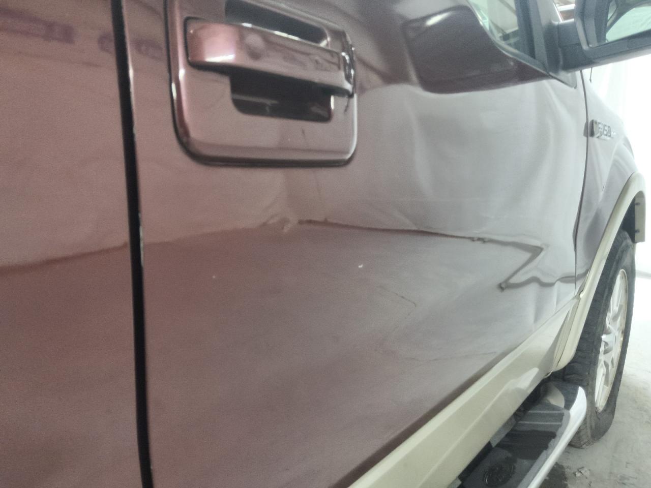 2010 Ford F150 Supercrew Maroon vin: 1FTFW1EV5AFB94283 Damage: Right Front Door, Dent(S) W/No Paint Dmg, Pdr-1 Dent