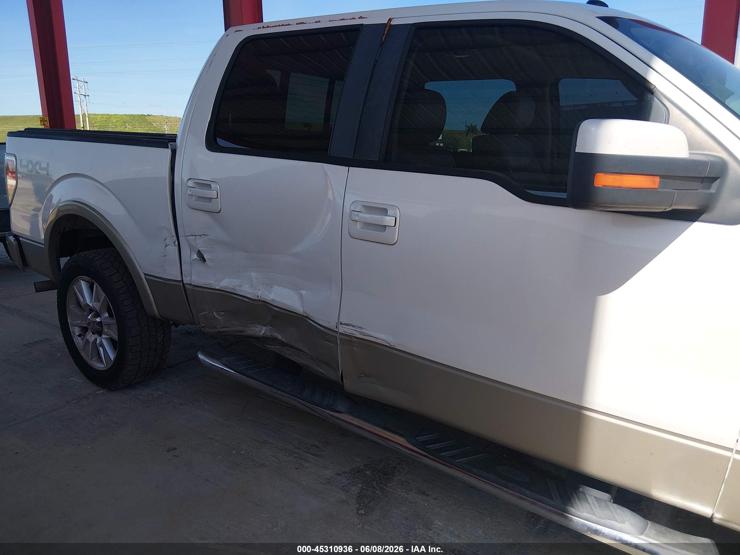 2010 Ford F-150   White vin: 1FTFW1EV5AFC14659