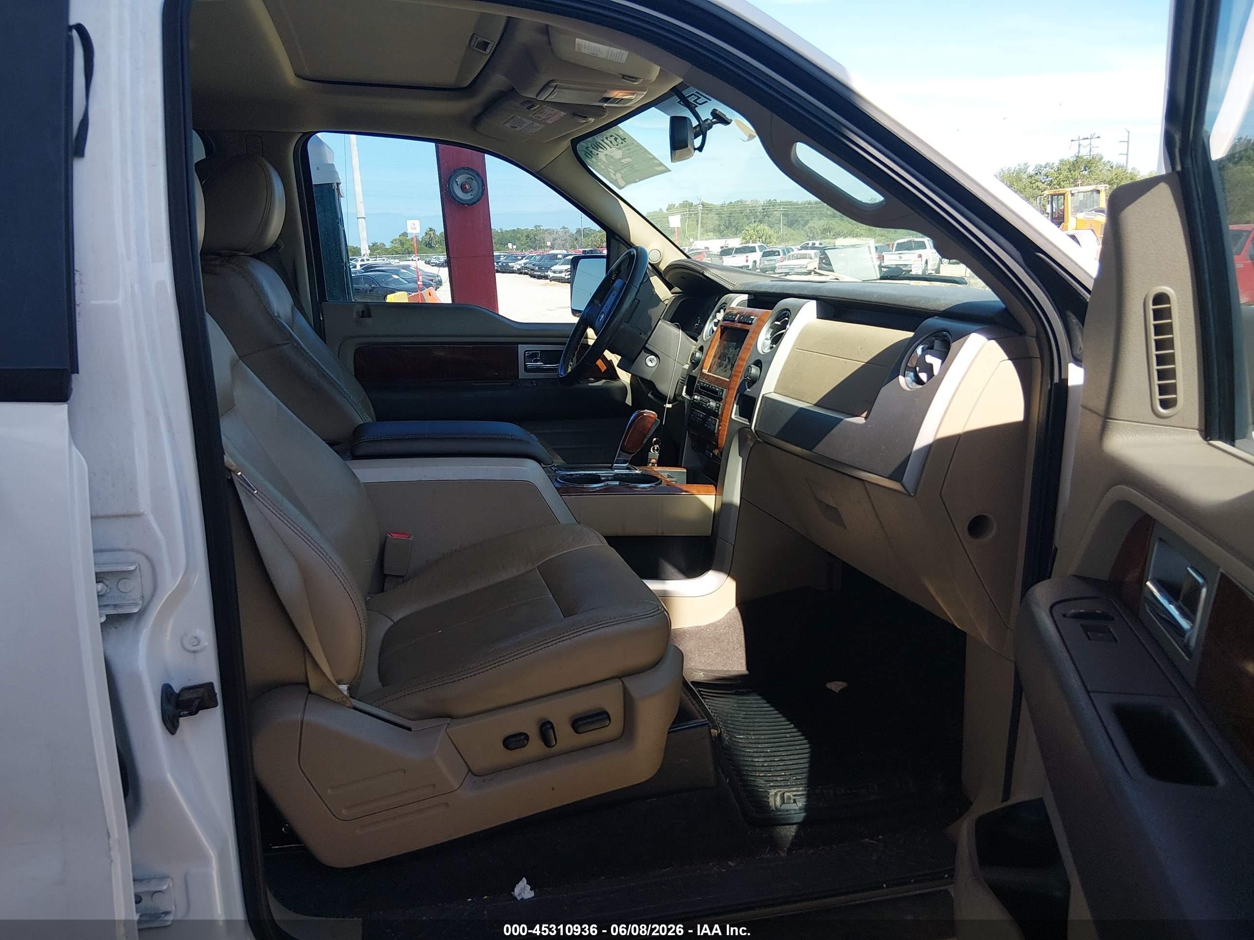 2010 Ford F-150   White vin: 1FTFW1EV5AFC14659