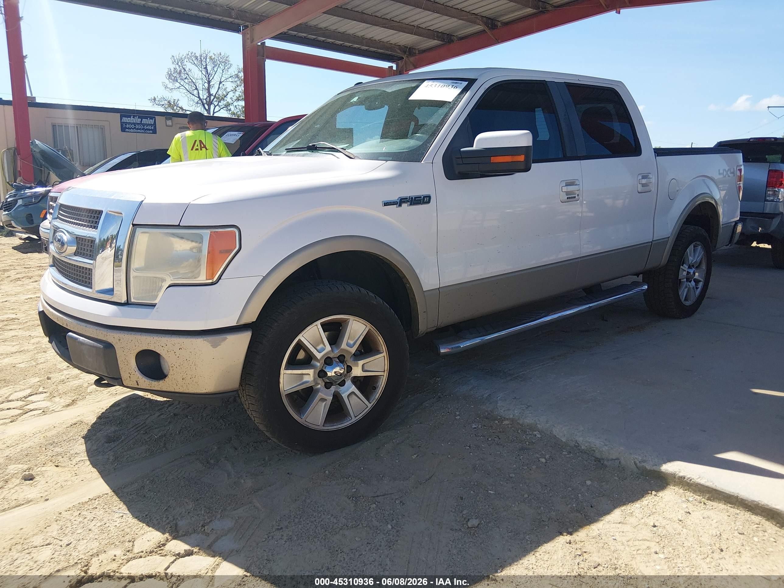 2010 Ford F-150   White vin: 1FTFW1EV5AFC14659