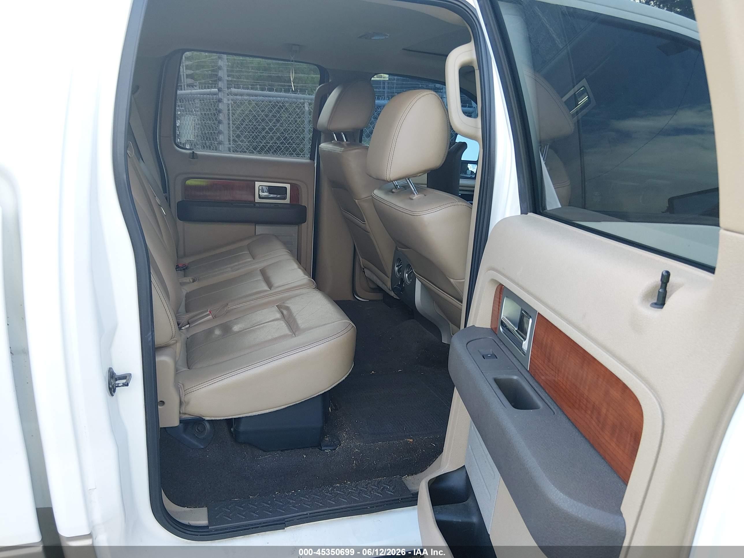 2010 Ford F-150   White vin: 1FTFW1EV6AFA70989