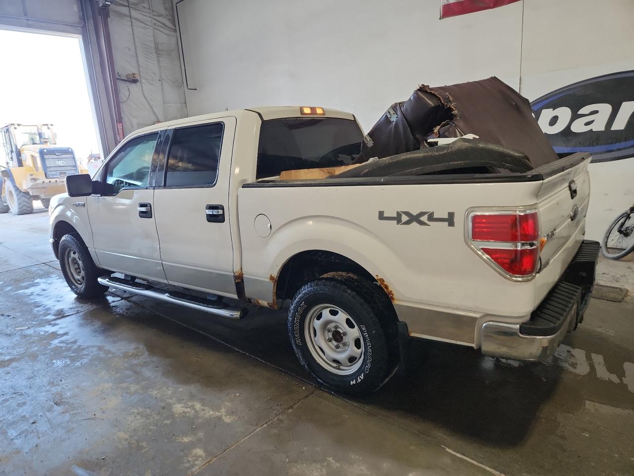 2010 Ford F150 Supercrew White vin: 1FTFW1EV6AFD33594 Damage: Left Rocker Panel, Corrosion, > 12 Inches
