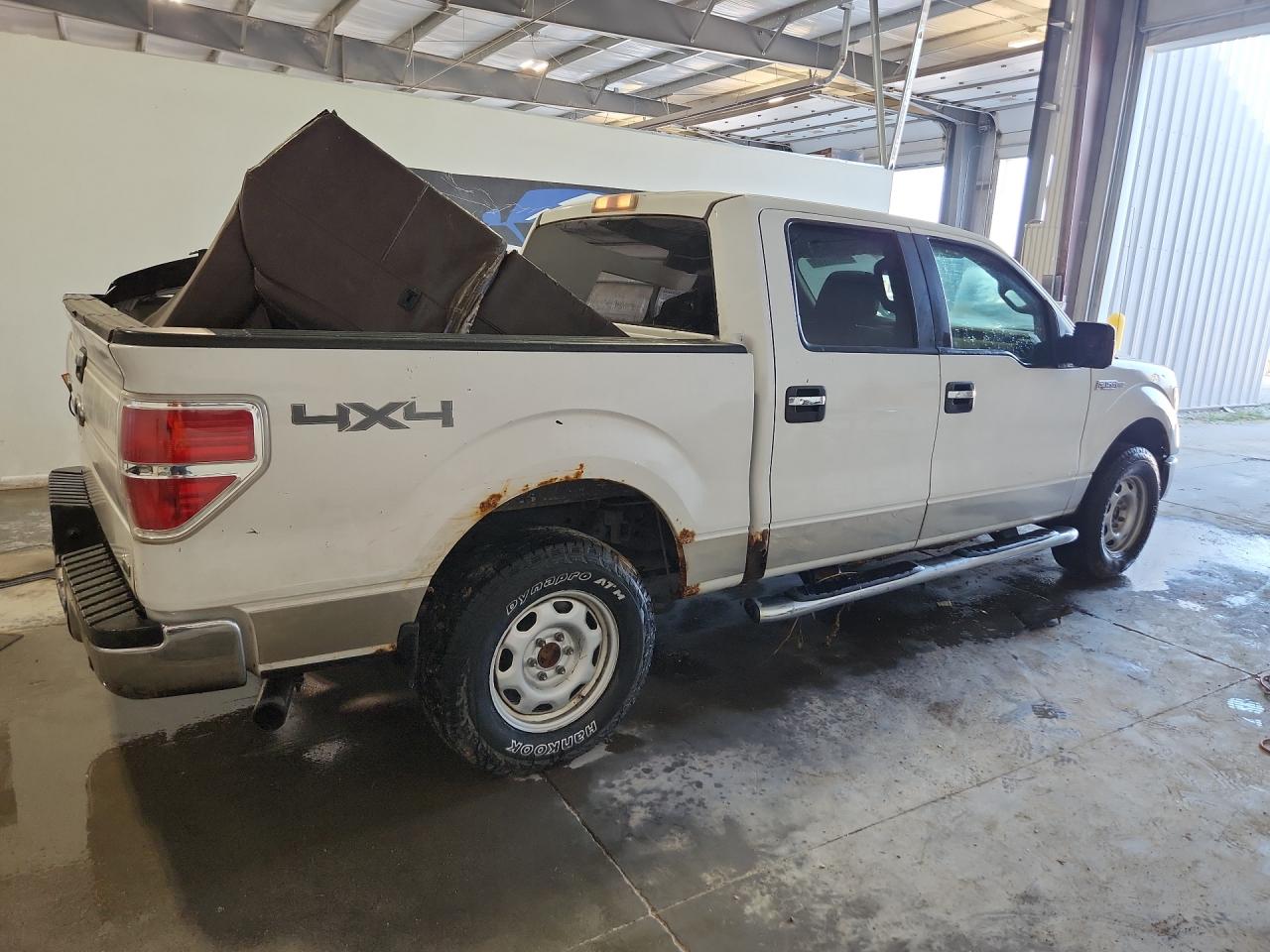 2010 Ford F150 Supercrew White vin: 1FTFW1EV6AFD33594 Damage: Right Running Board, Aftermarket, Acceptable