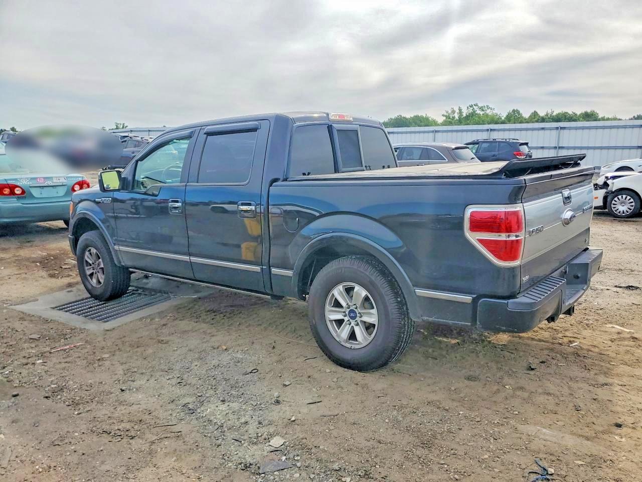 2010 Ford 150 Black vin: 1FTFW1EV8AFA92525
