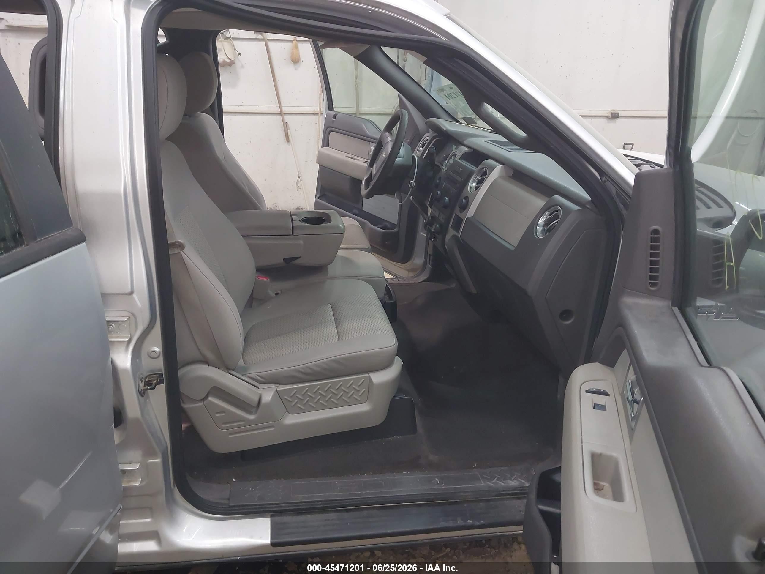 2010 Ford F-150   Silver vin: 1FTFW1EV8AFC47686