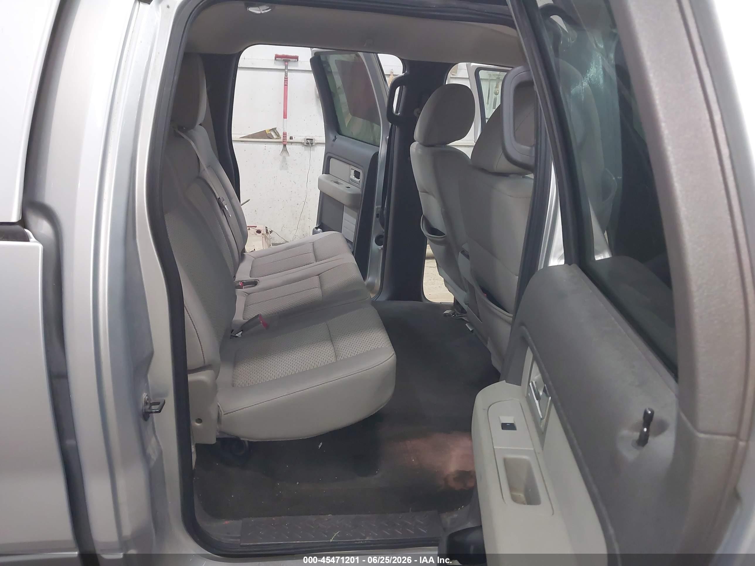 2010 Ford F-150   Silver vin: 1FTFW1EV8AFC47686