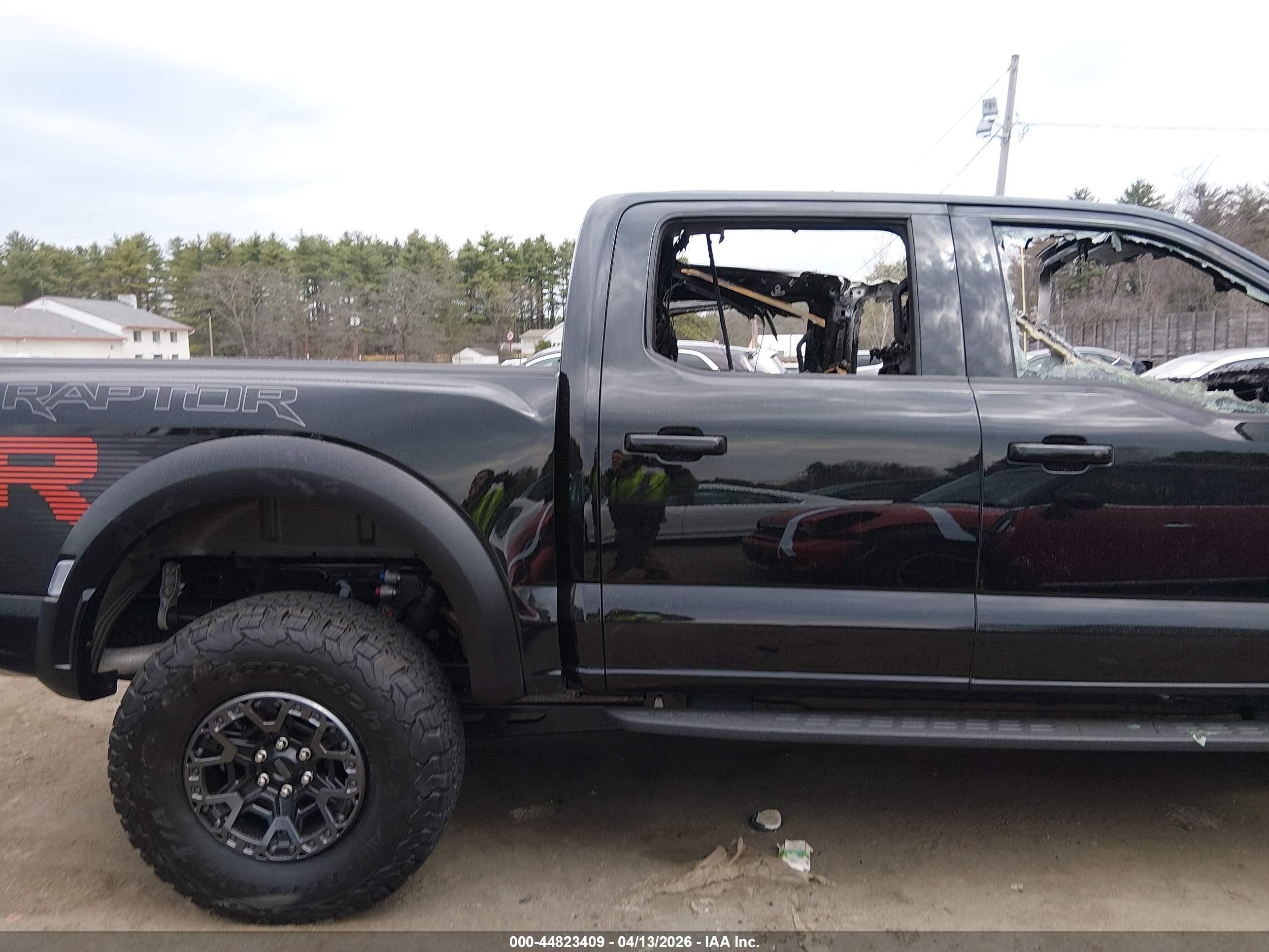 2026 Ford F-150 Raptor Black vin: 1FTFW1RJXTFA15701