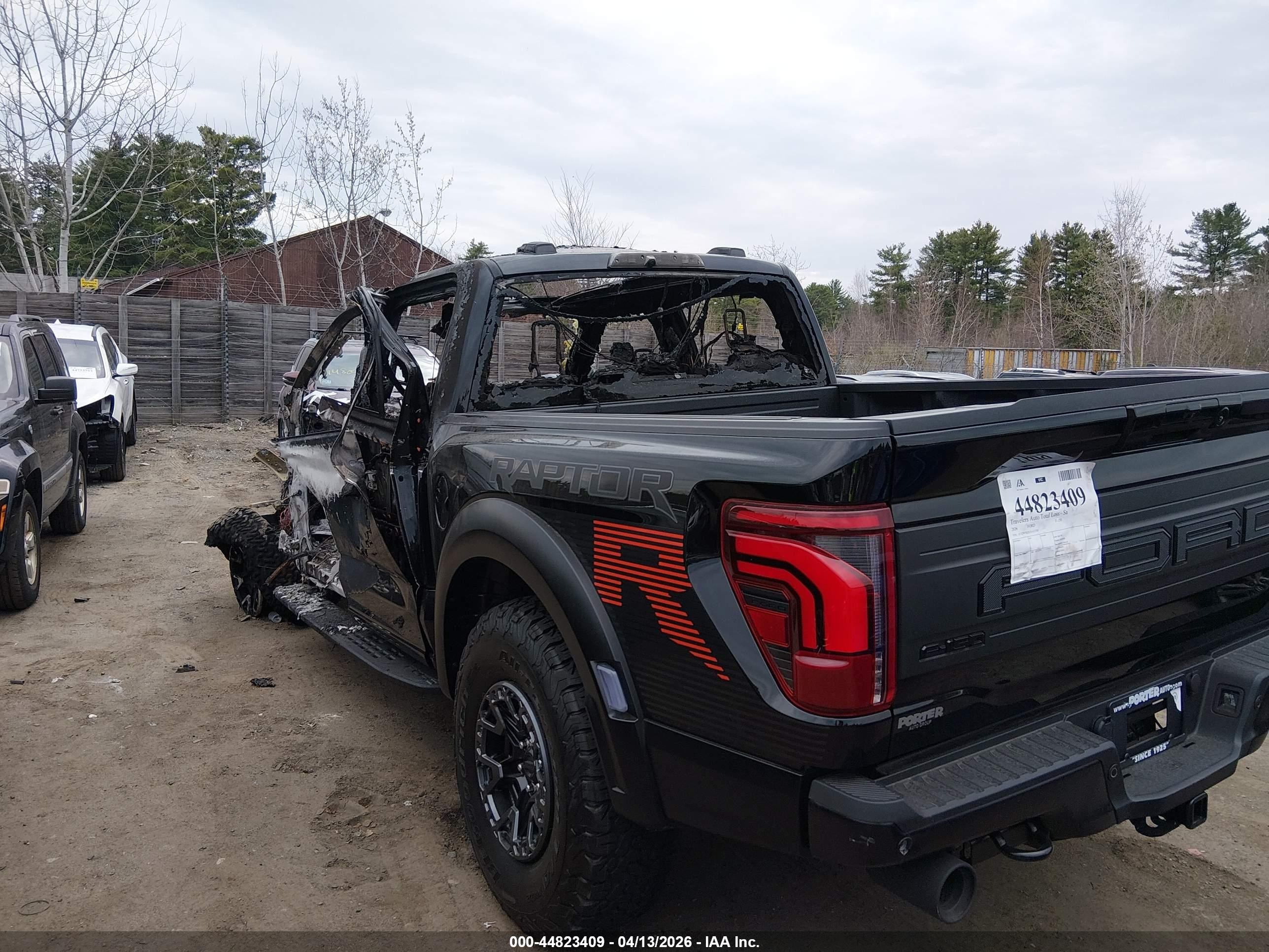 2026 Ford F-150 Raptor Black vin: 1FTFW1RJXTFA15701