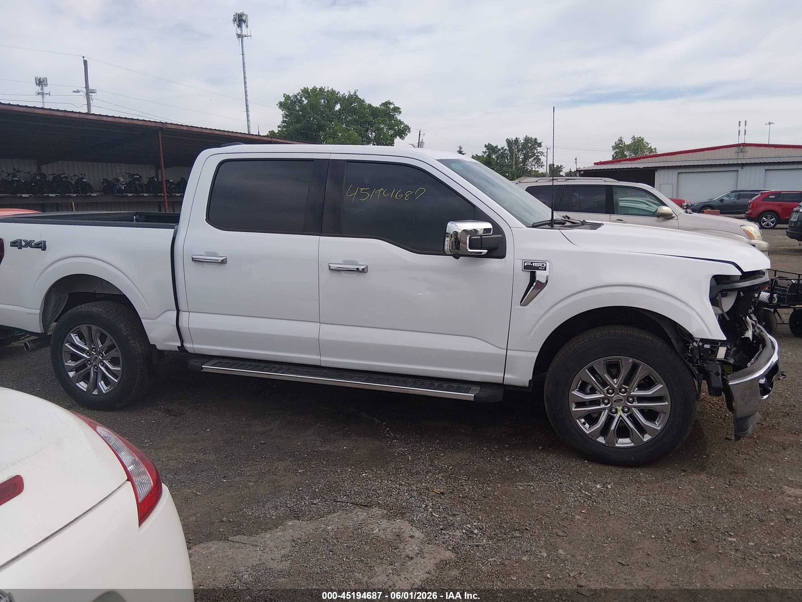 2024 Ford F-150 Xlt Белый vin: 1FTFW3L82RFB31081