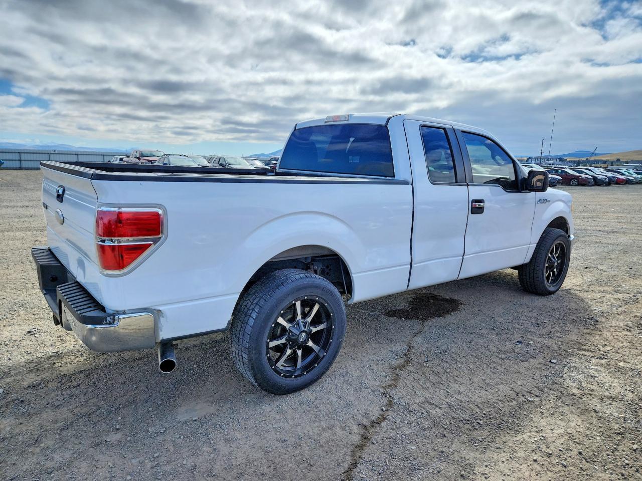 2011 Ford F150 Super Cab Белый vin: 1FTFX1CF0BFD38364