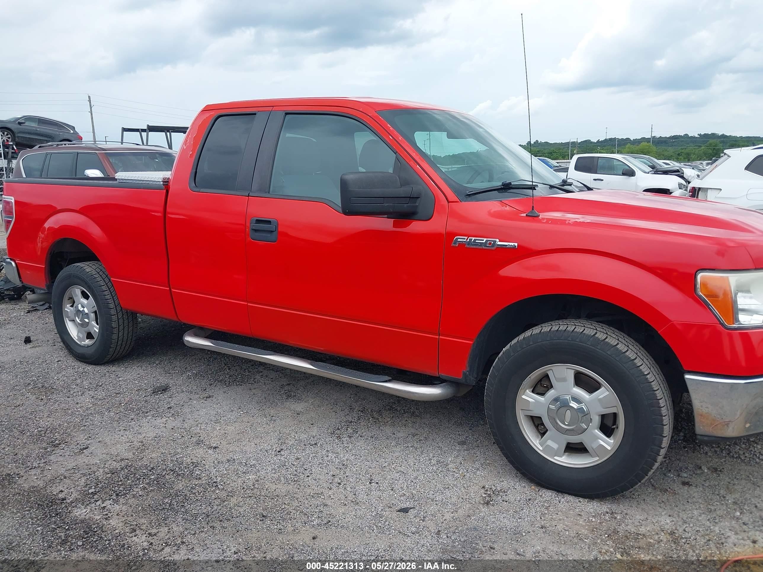 2013 Ford F-150 Xlt Red vin: 1FTFX1CF0DFB31931